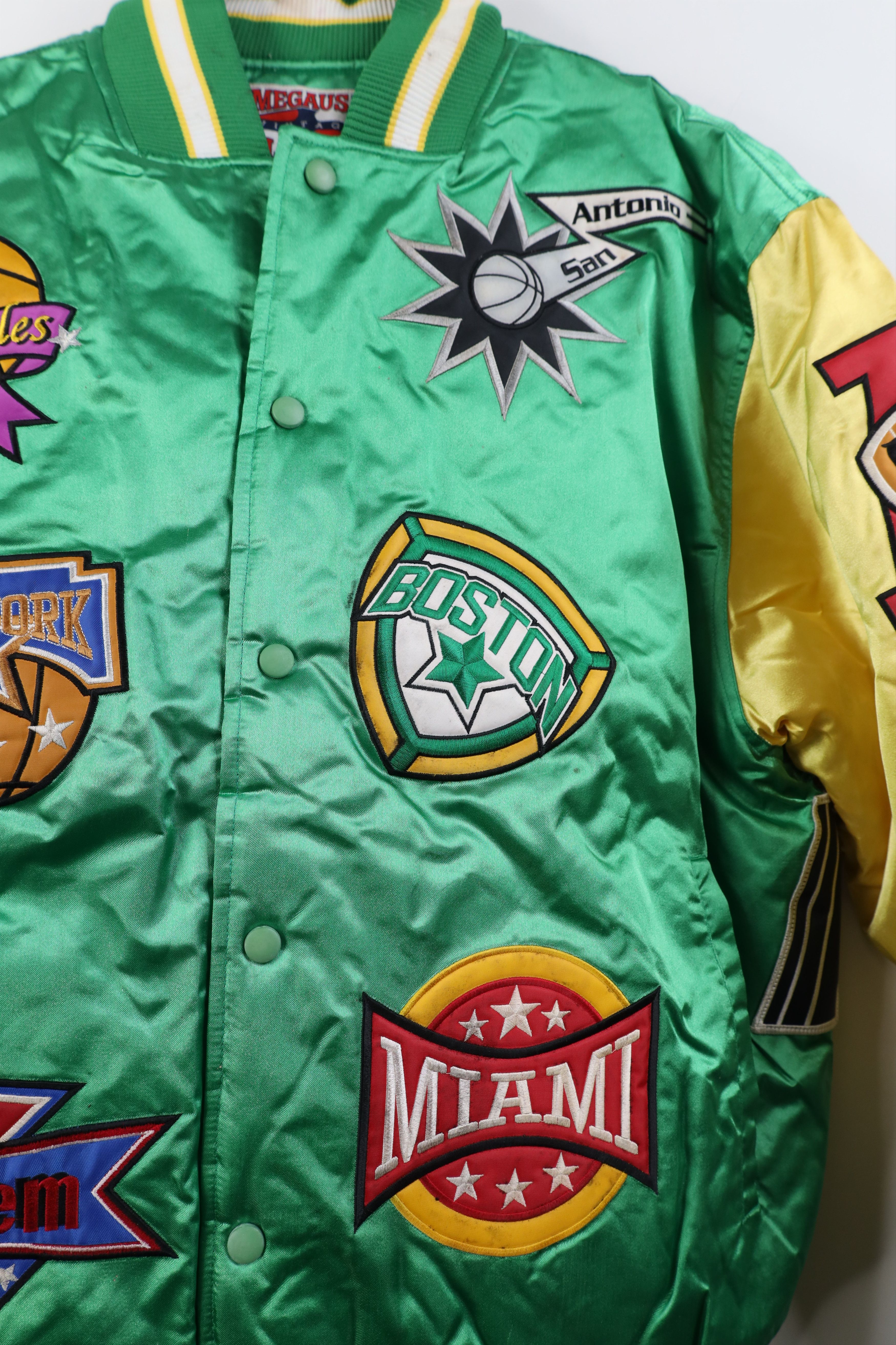 Vintage Deadstock Vintage 90s Quilted Satin Bomber Jacket Green Size US XL / EU 56 / 4 - 8 Thumbnail
