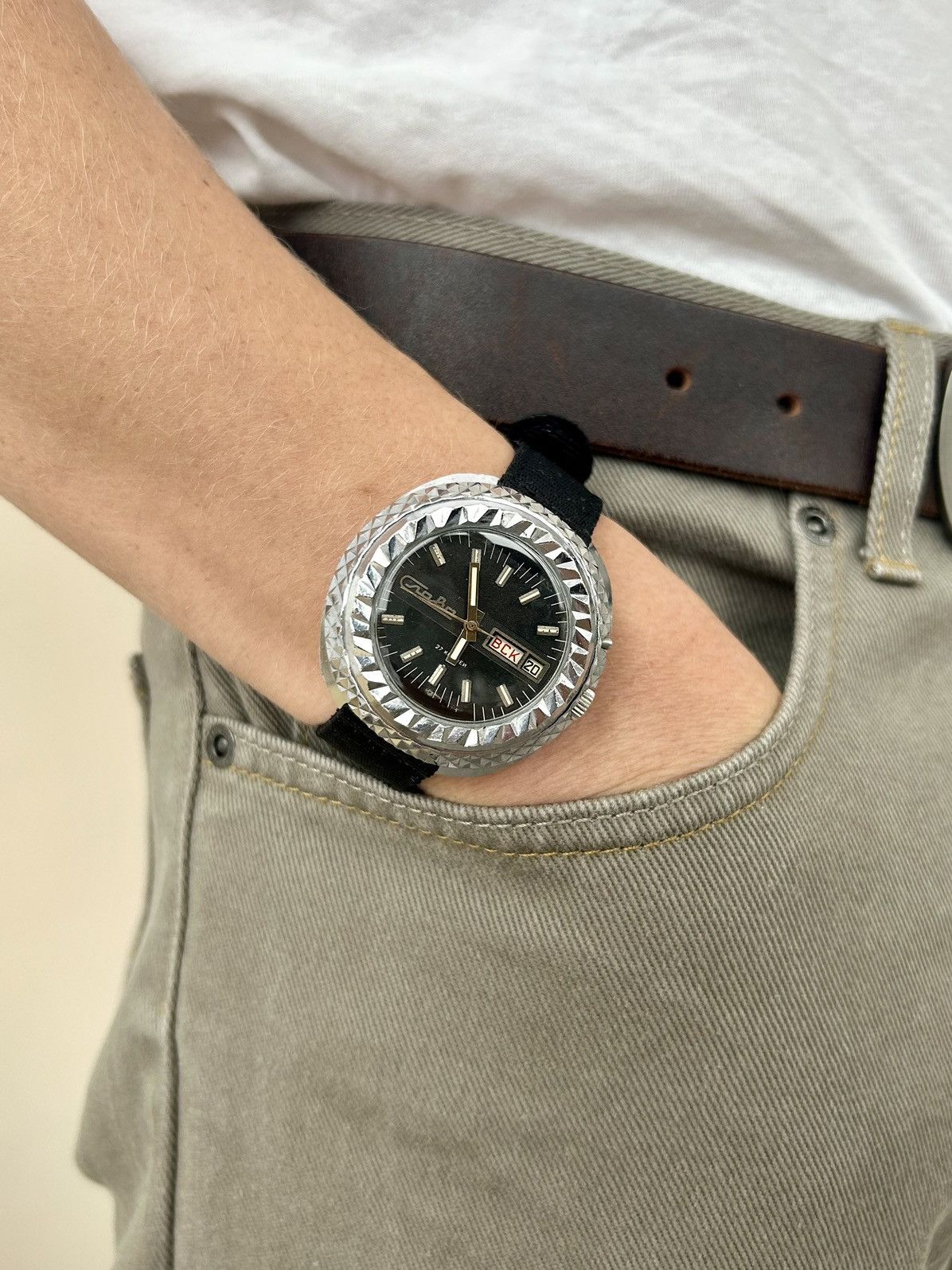 Vintage Vintage Watch Retro Soviet USSR Automatic Slava 27 Jewels Size ONE SIZE - 1 Thumbnail