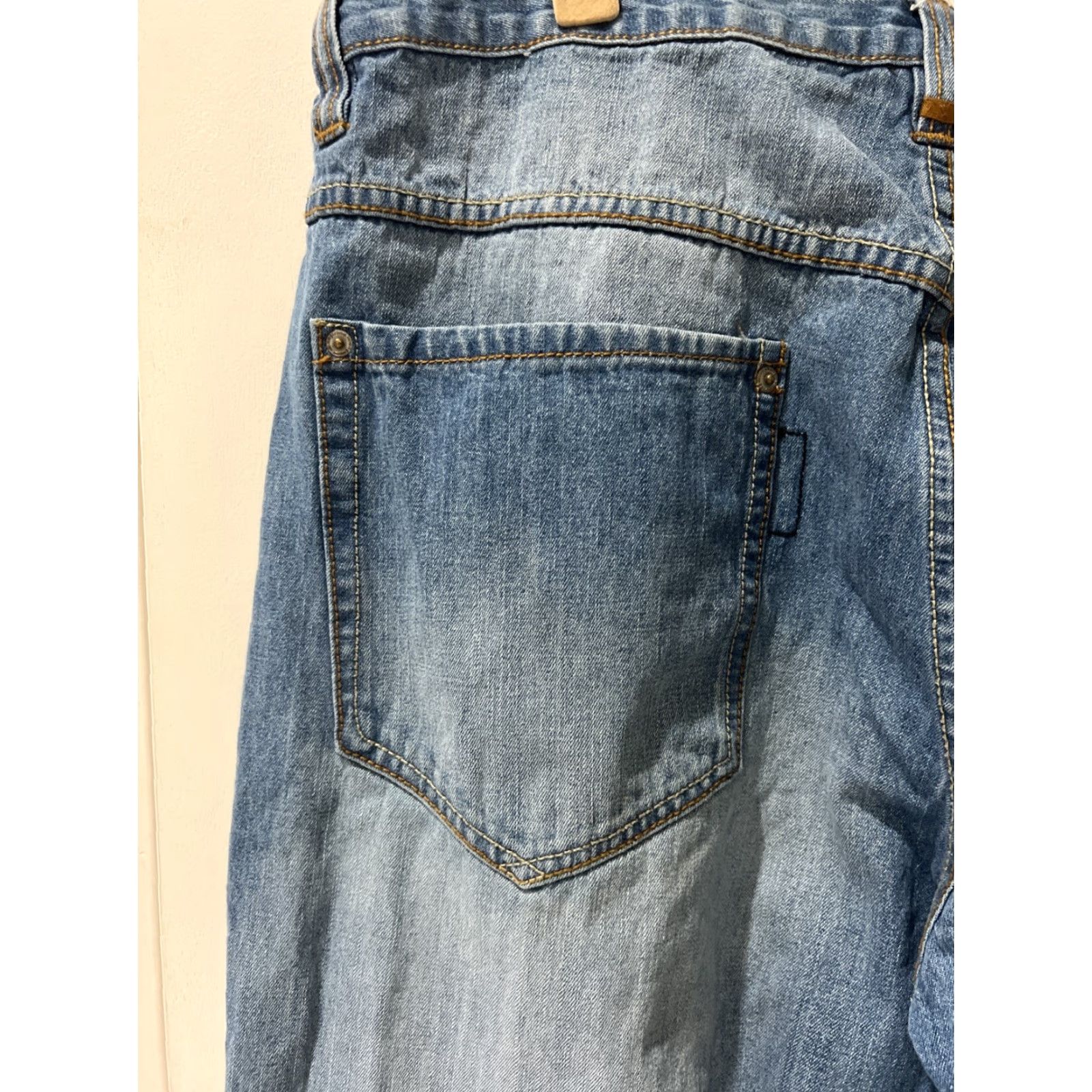 Rocawear Rocawear Jeans Mens 38 Mid Rise Straight Leg Jeans Blue Denim 5-Pocket Regular Fit Cotton Blend Belt Loops Vintage? No Size US 38 / EU 54 - 4 Thumbnail