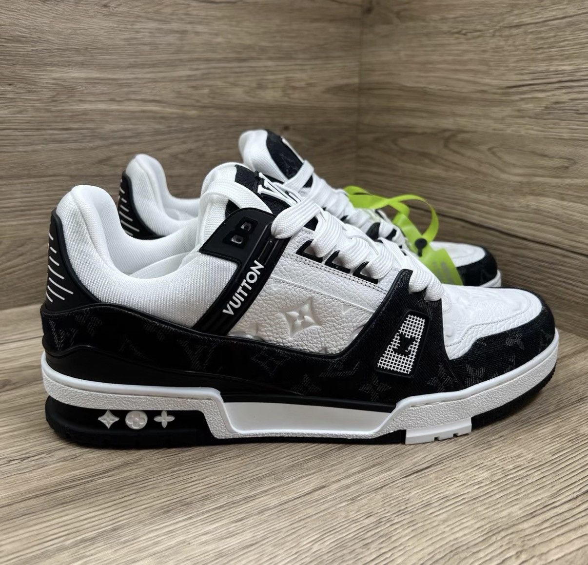 Louis Vuitton Louis Vuitton Trainer Black and White Denim Sneakers J41 Size US 9.5 / EU 42-43 - 4 Thumbnail