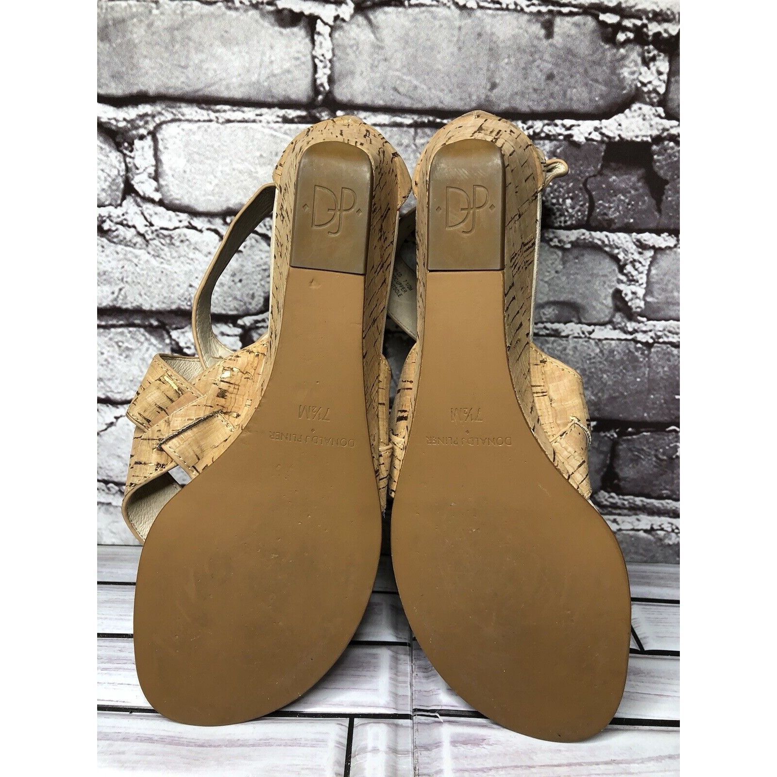 Donald Pliner Donald Pliner Deann Tan Cork Wedge Back Zipper Sandals Women Size US 7.5 / IT 37.5 - 8 Thumbnail