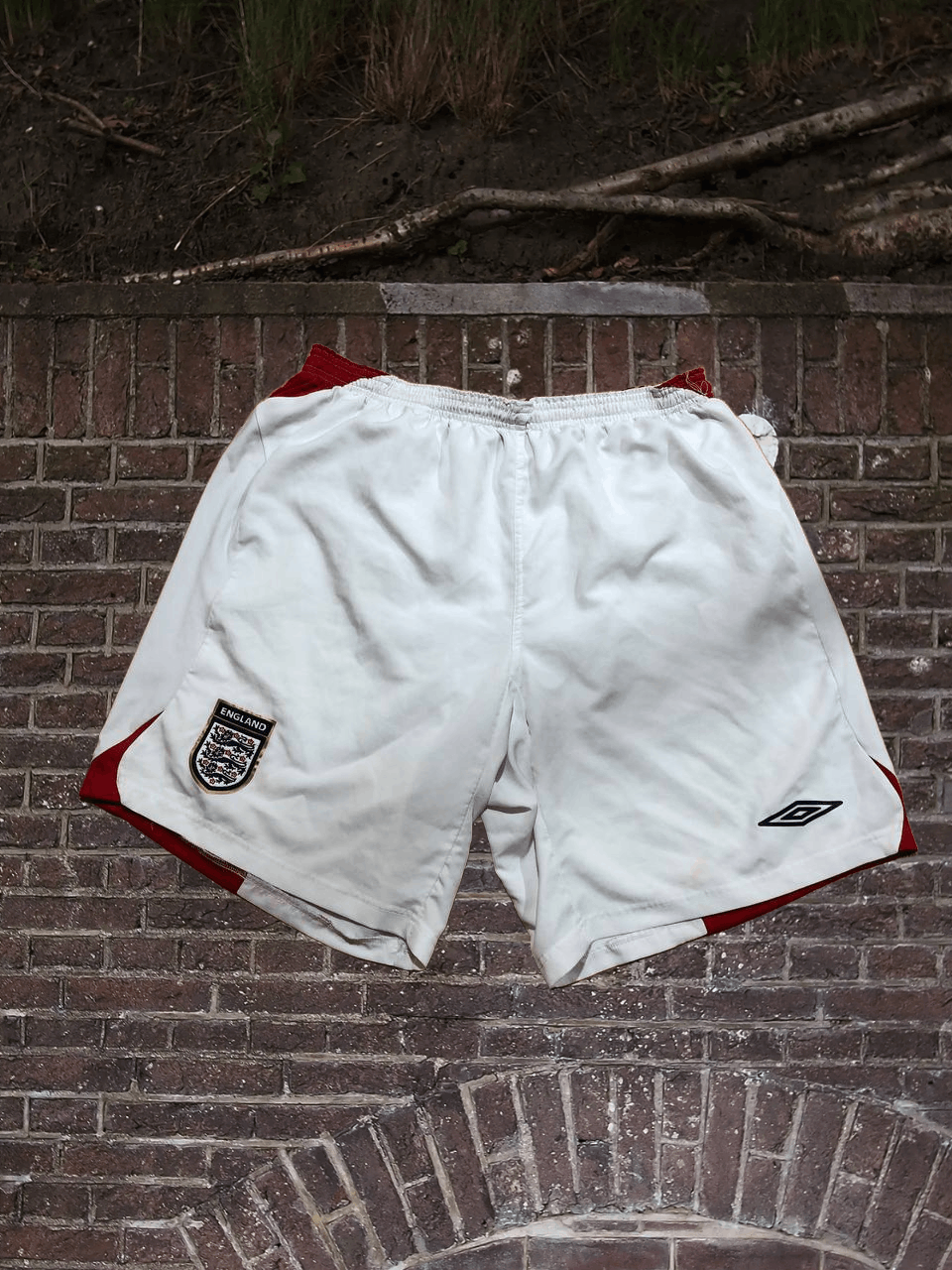 Umbro ENGLAND AWAY FOOTBALL SOCCER SHORTS UMBRO Size US 38 / EU 54 - 1 Thumbnail