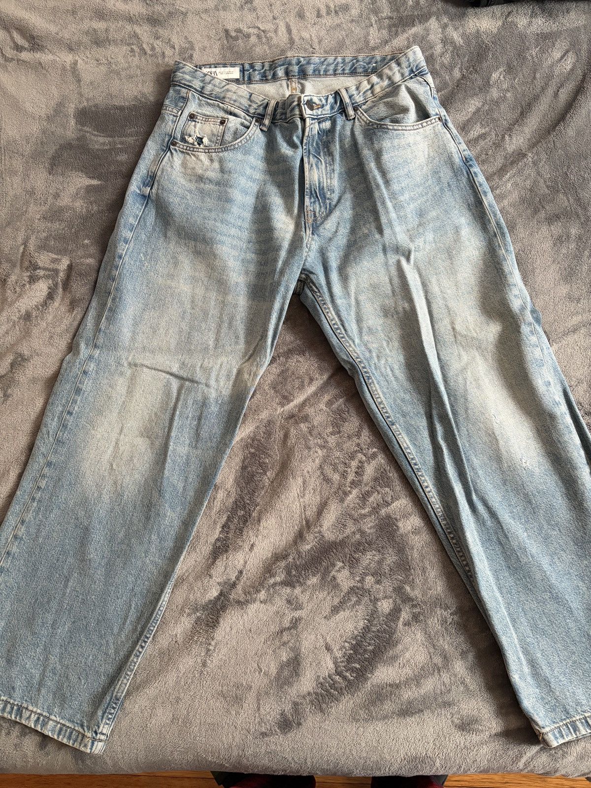 Zara Light blue wash baggy zara jeans Size US 34 / EU 50 - 1 Thumbnail
