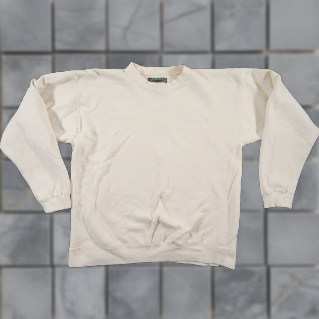 Levi's VINTAGE Levi's Sweatshirt Mens Crew Neck M Ivory Logo Embroidered 90s Outdoor Size US M / EU 48-50 / 2 - 1 Thumbnail