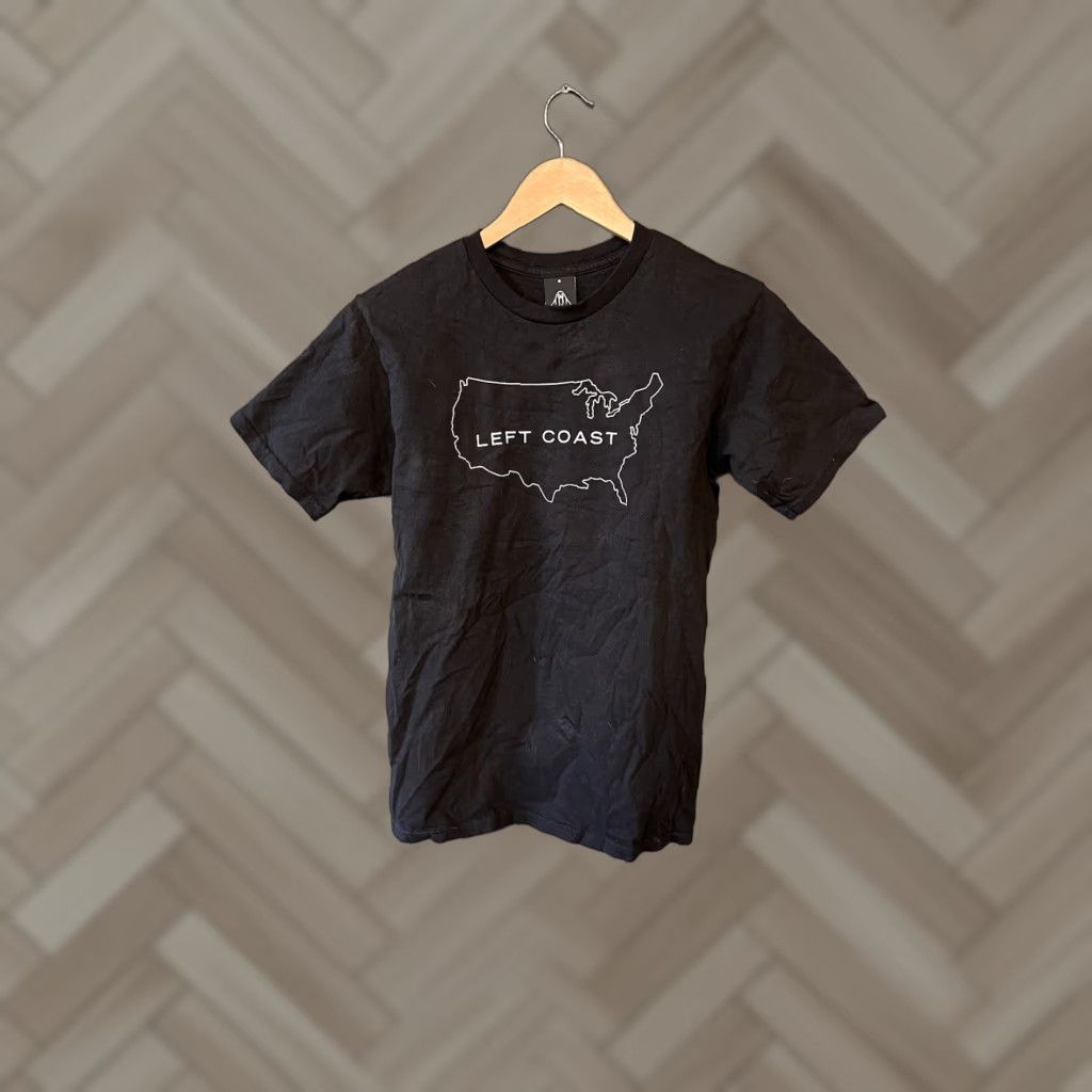 Upper Playground Upper Playground T Shirt Mens Size S Black Short Sleeve Left Coast Logo Casual Size US S / EU 44-46 / 1 - 1 Thumbnail