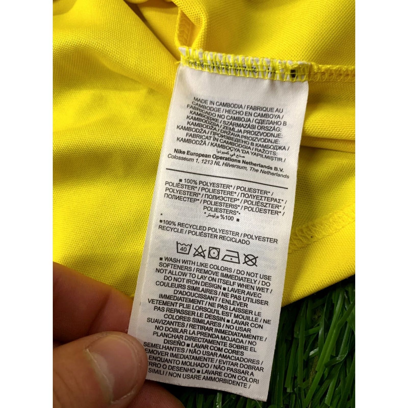 Nike NIKE DRI-FIT PARK ORIGINAL 2020 MEN SHIRT T-Shirt SIZE S Yellow and Black Football Jersey Short Sleeve Crew Neck Nike Park Mens Size US S / EU 44-46 / 1 - 5 Thumbnail
