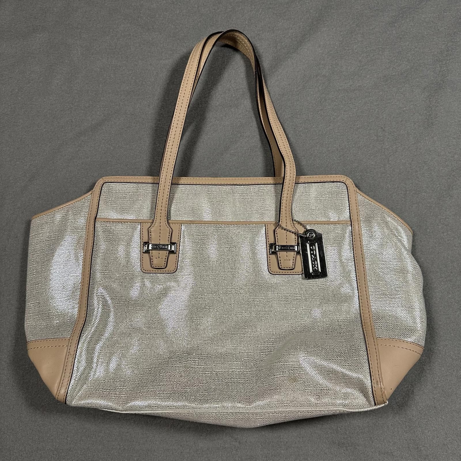 Other Coach Shoulder Bag Taylor Alexis Silver Beige Y2K Vintage Size ONE SIZE - 1 Thumbnail