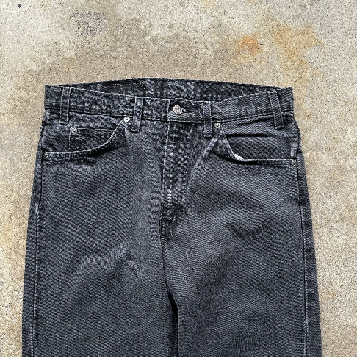 Vintage Vintage 90s Levi's 505 Faded Black Orange Tab Denim Jeans Size US 33 - 4 Thumbnail