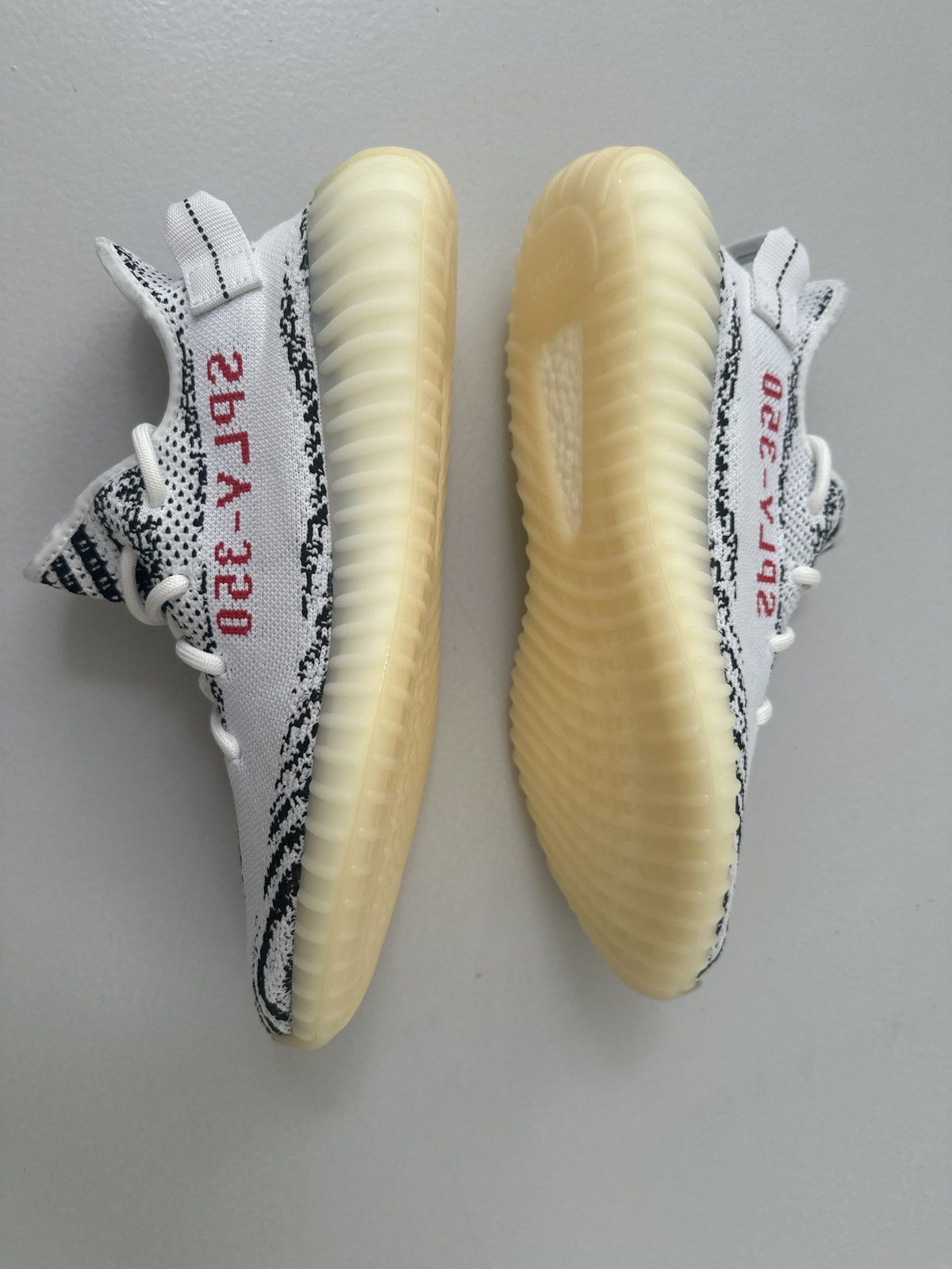 Adidas × Yeezy Yeezy boost 350 V2 brand new Size US 9 / EU 42 - 3 Thumbnail