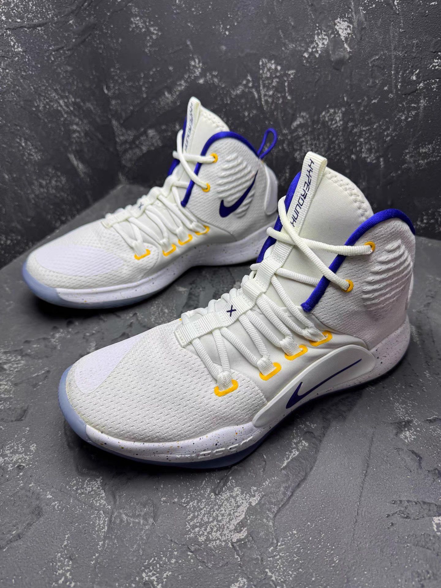 Nike Nike Hyperdunk X 2018 White & Blue Jokic Q10 Size US 9.5 / EU 42-43 - 1 Thumbnail