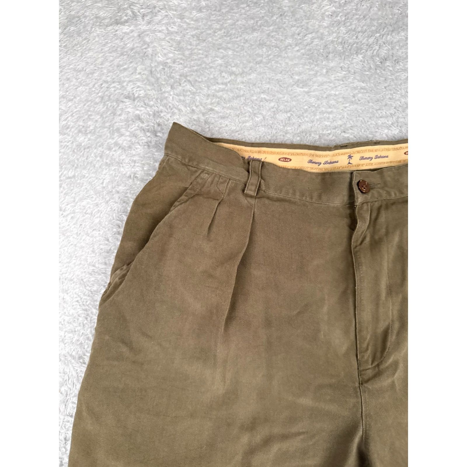 Tommy Bahama Tommy Bahama Shorts Men 35 Brown Pleated 100% Silk Herringbone Chino Cargo 33x9 Size US 35 - 4 Thumbnail