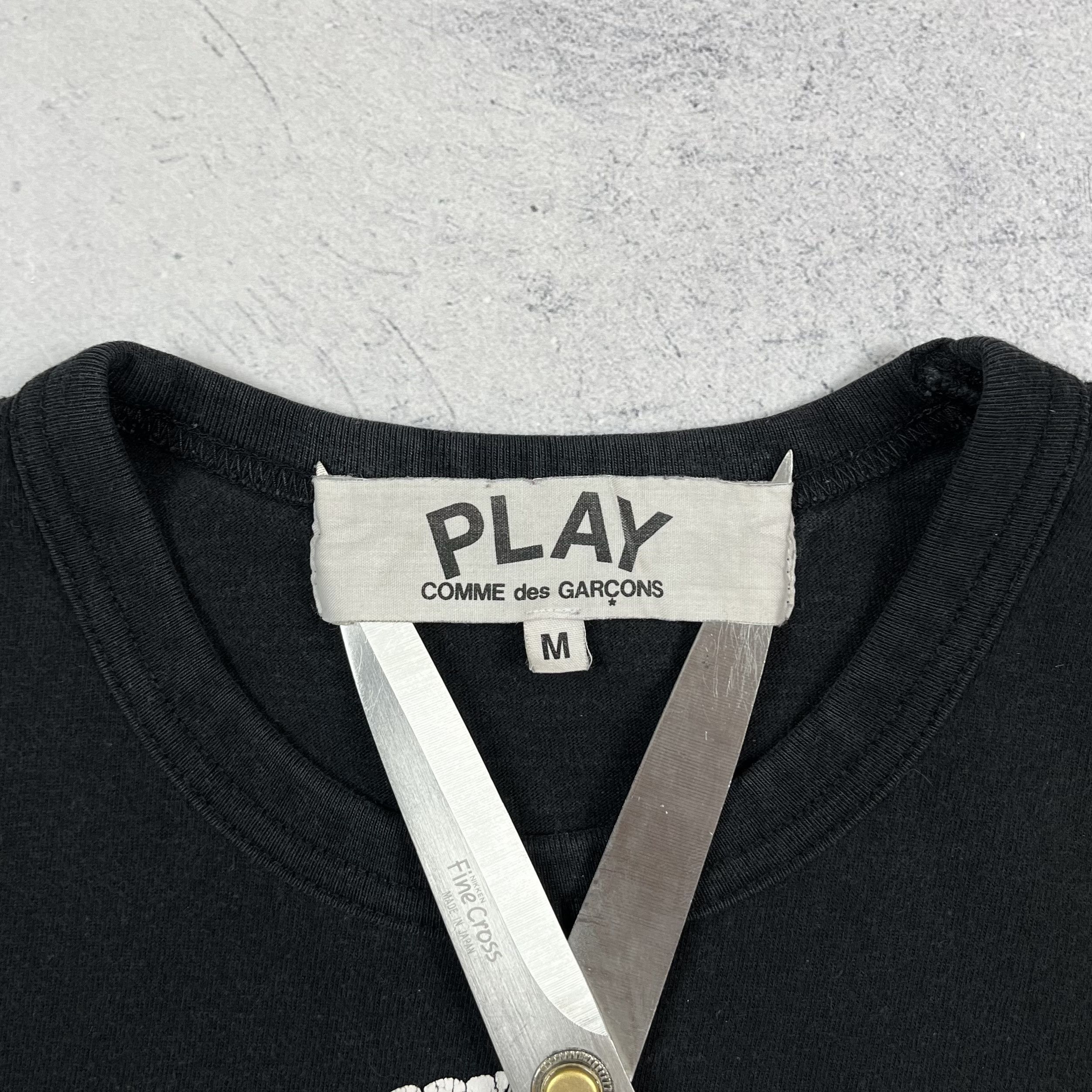 Comme des Garcons PLAY Comme Des Garcons Heart Big Logo T Shirt Size US S / EU 44-46 / 1 - 10 Thumbnail