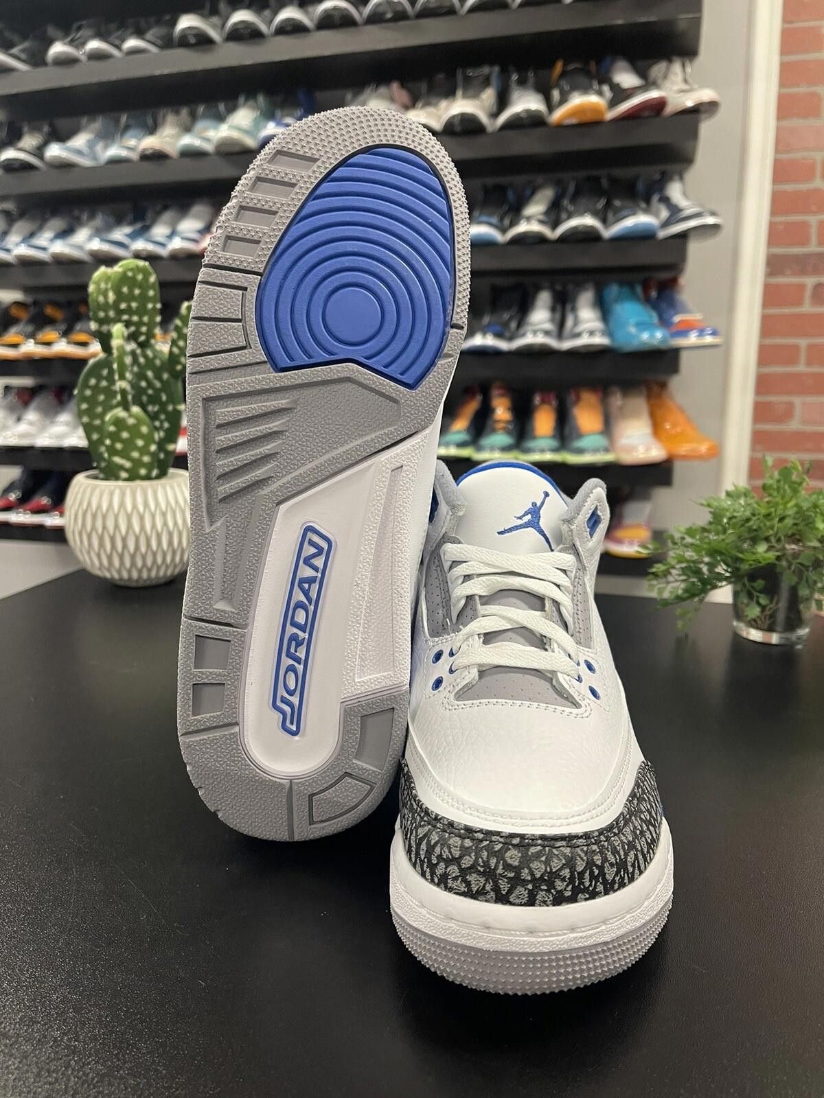 Jordan Brand Size 7 - Air Jordan 3 Retro Racer Blue (GS) Basketball Size US 7 / EU 40 - 10 Thumbnail