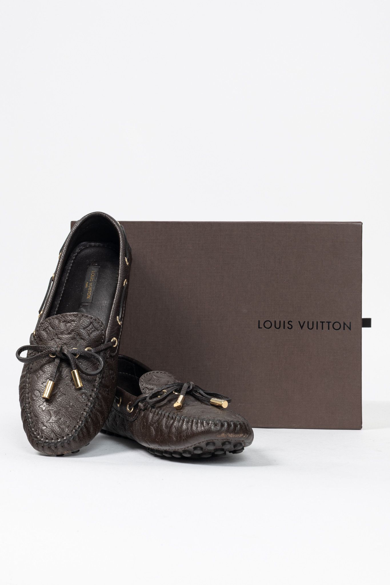 Louis Vuitton Louis Vuitton Gloria Monogram-Embossed Leather Flat Loafers Size US 6.5 / IT 36.5 - 14 Thumbnail