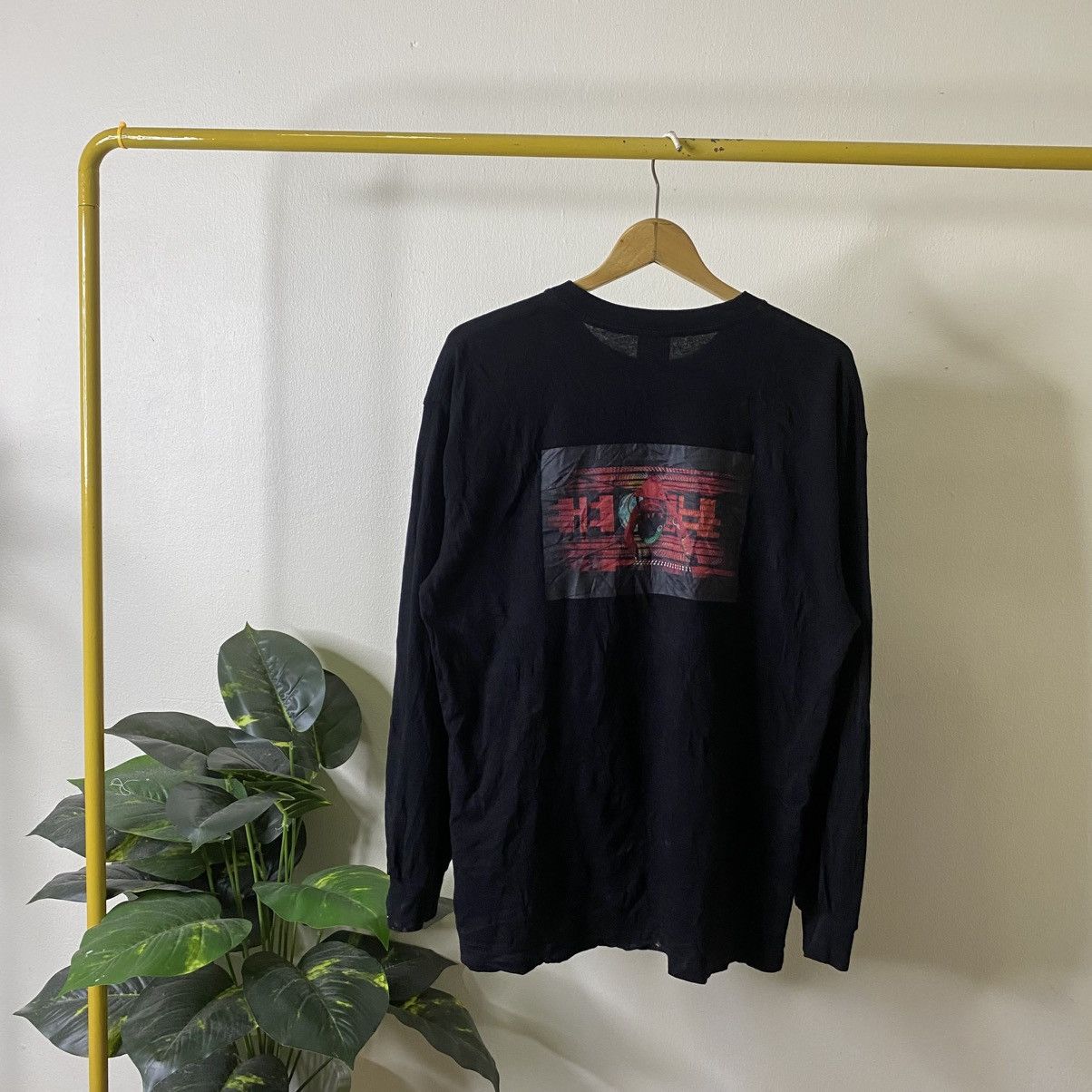 GU 2001 A Space Odyssey Movie Promo x GU Collaboration LS Tee Size US L / EU 52-54 / 3 - 1 Thumbnail