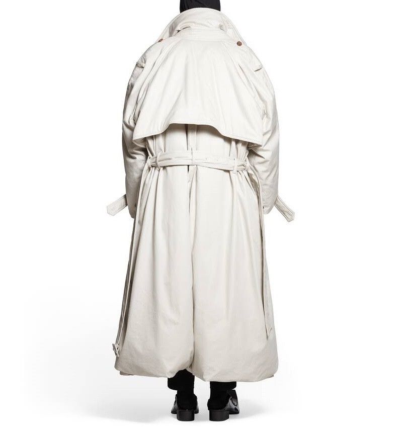Balenciaga o1tr1nto1125 Maxi Padded Trench Coat in White Size US S / EU 44-46 / 1 - 6 Thumbnail