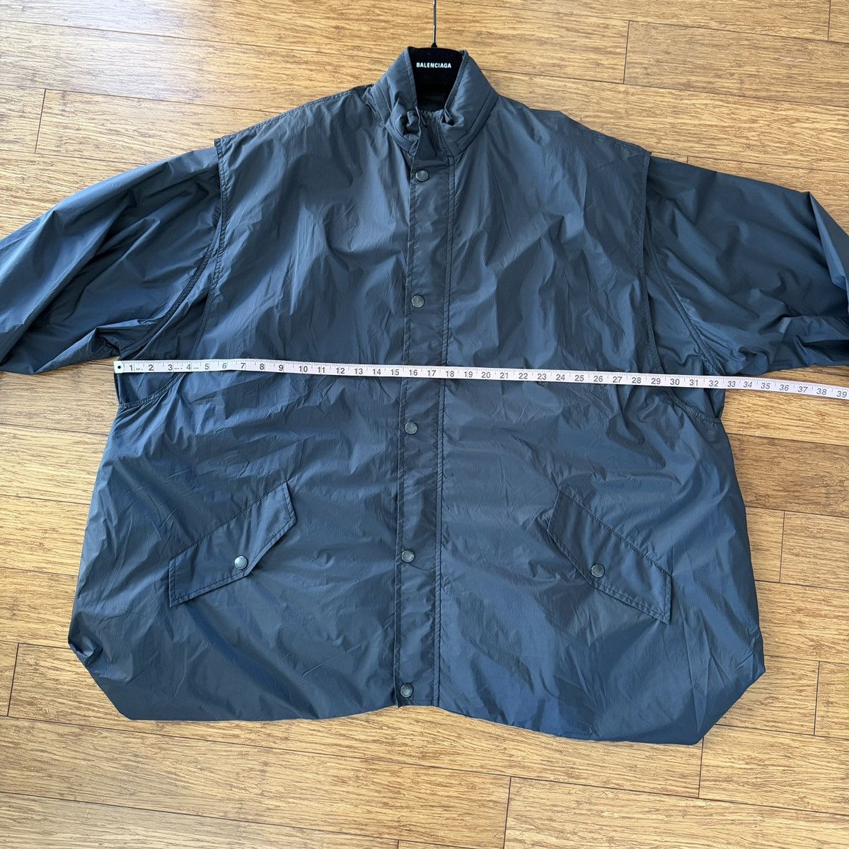 Balenciaga Balenciaga Oversized Windbreaker Jacket, Black Nylon, Size S Size US S / EU 44-46 / 1 - 11 Thumbnail