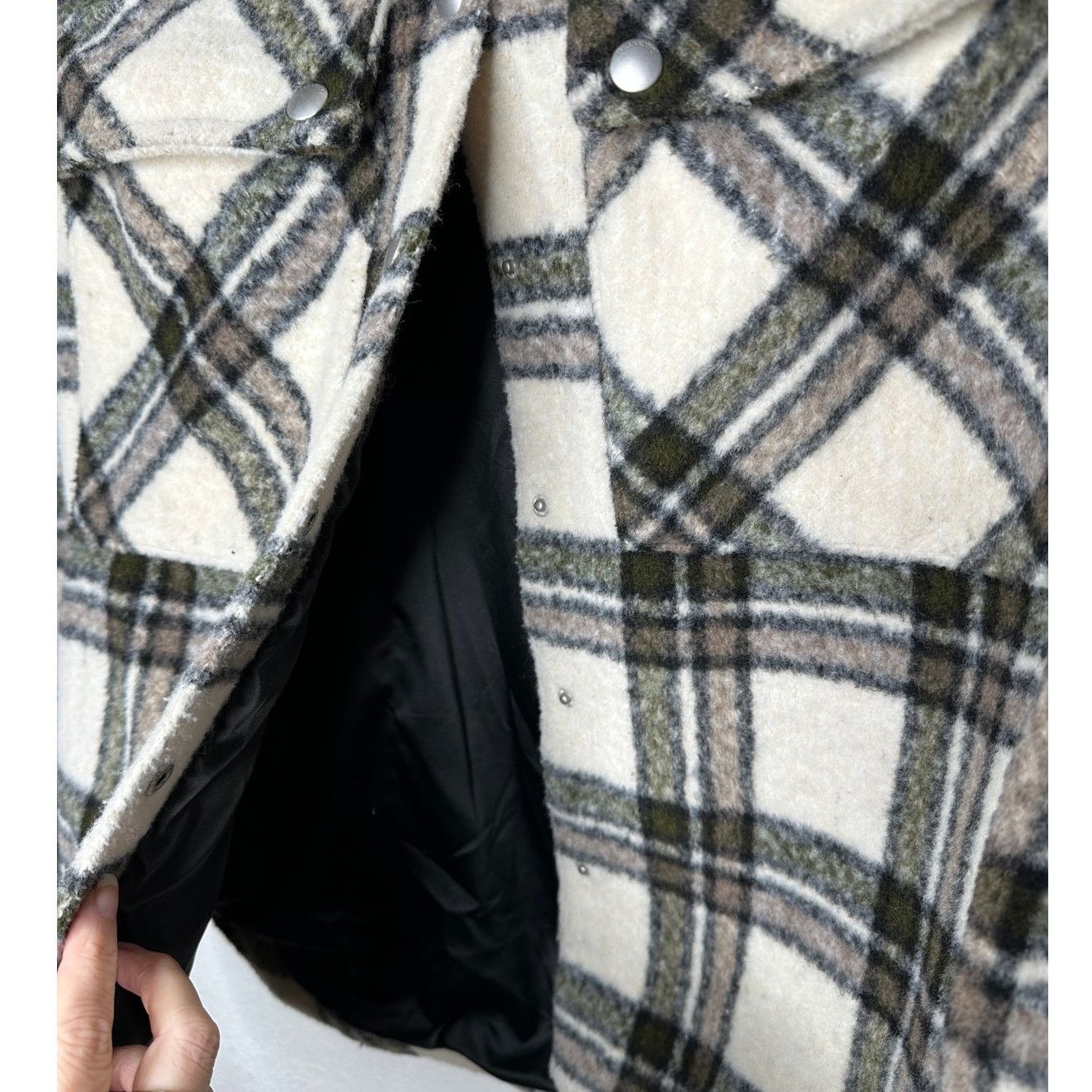 BLANKNYC Blank NYC Cream Brown Plaid Snap Button Collared Shacket S Size S / US 4 / IT 40 - 7 Thumbnail