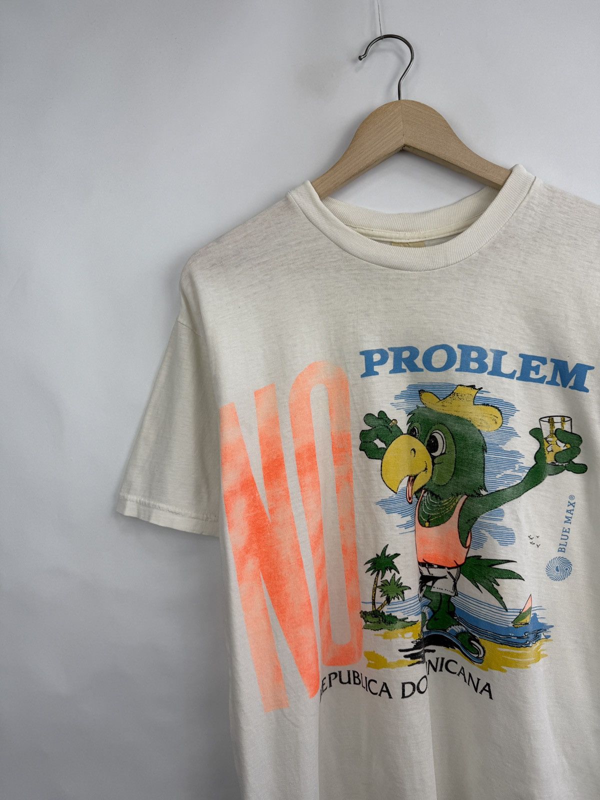 Vintage 🇩🇴 Vintage 80s No Problem Republica Dominicana Asymmetric tee Size US M / EU 48-50 / 2 - 2 Thumbnail