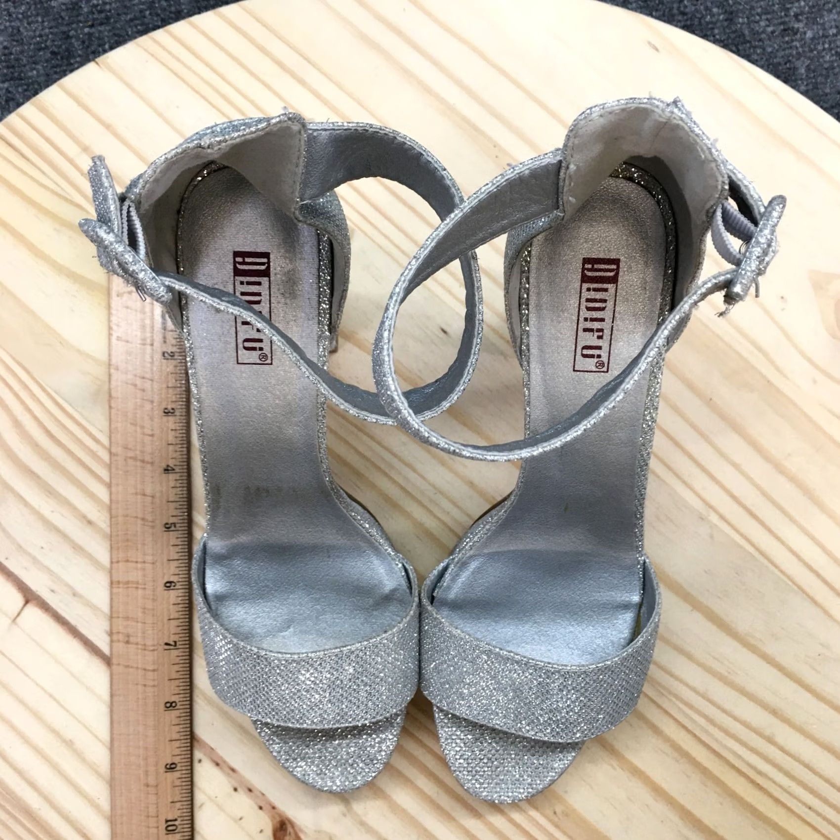Vintage Idifu Heels Womens 9 Silver Fabric Strappy Platform Buckle Ankle Open Toe Casual Size US 9 / IT 39 - 6 Thumbnail