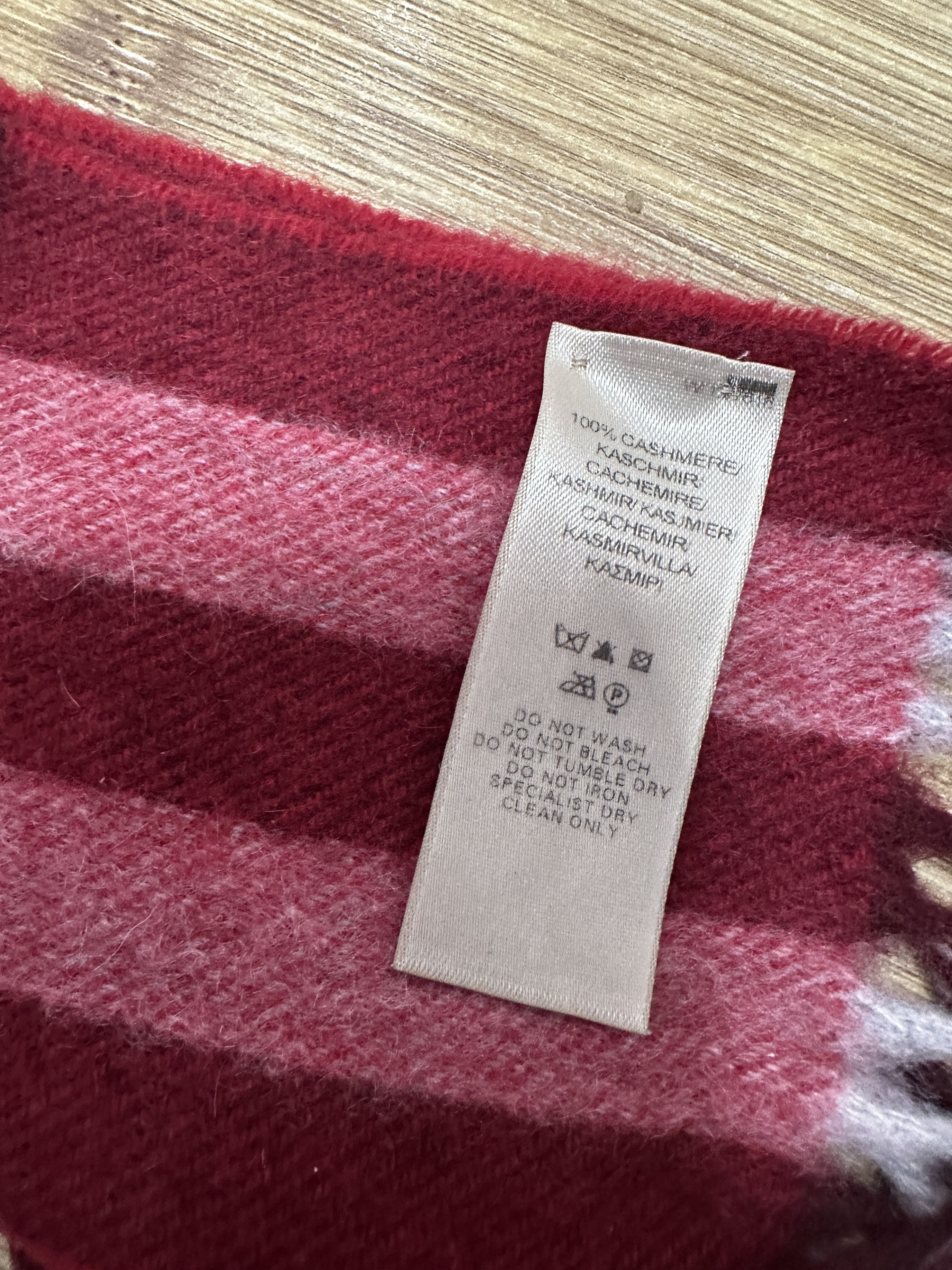 Burberry Burberry 100$ Cashmere Size ONE SIZE - 4 Thumbnail