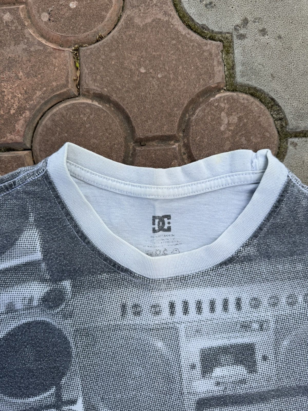 DC Vintage DC Shoes Boombox Over All Print Tee Shirt Size US M / EU 48-50 / 2 - 4 Thumbnail