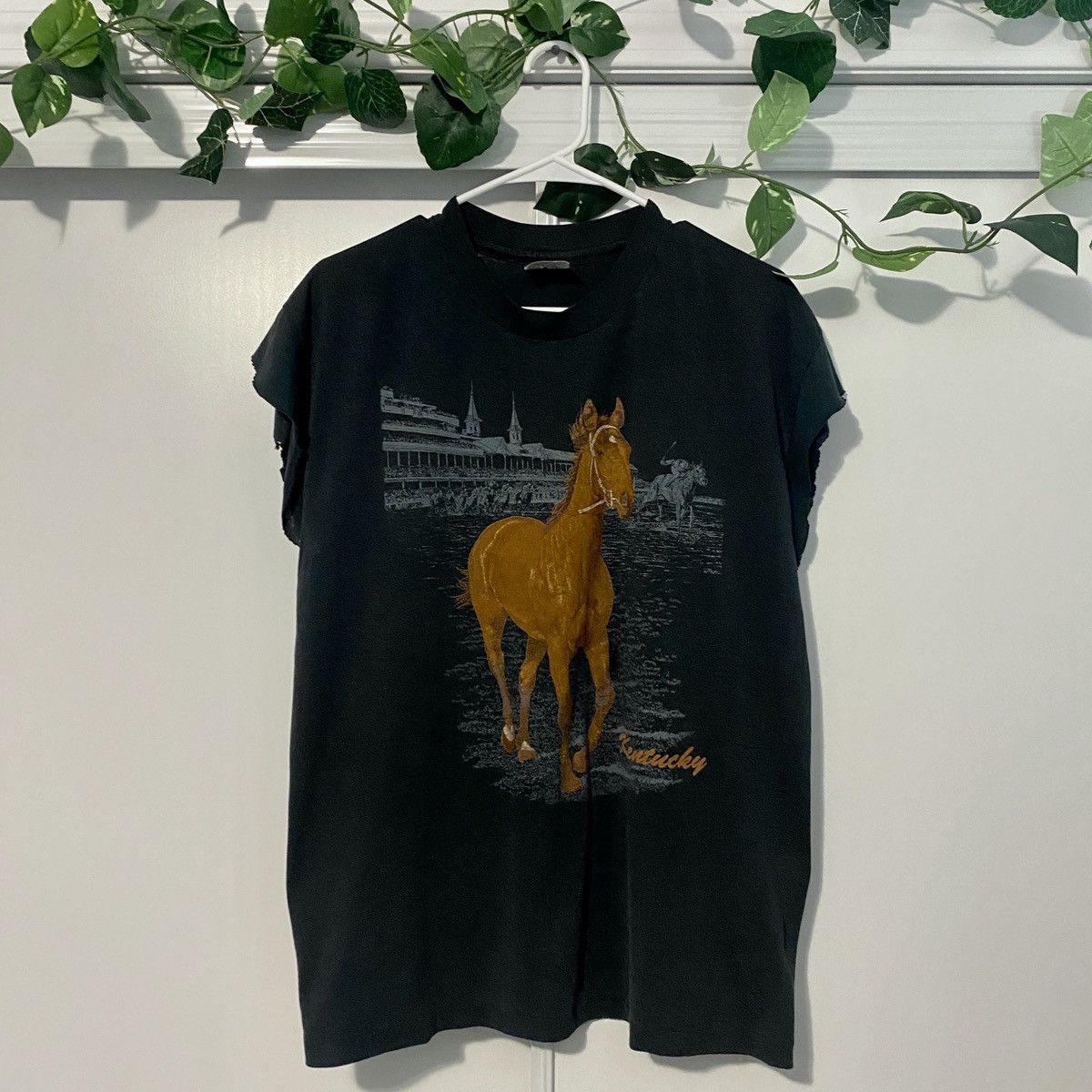 Vintage Vintage 80s Kentucky Derby Chopped T-Shirt Size US L / EU 52-54 / 3 - 1 Thumbnail