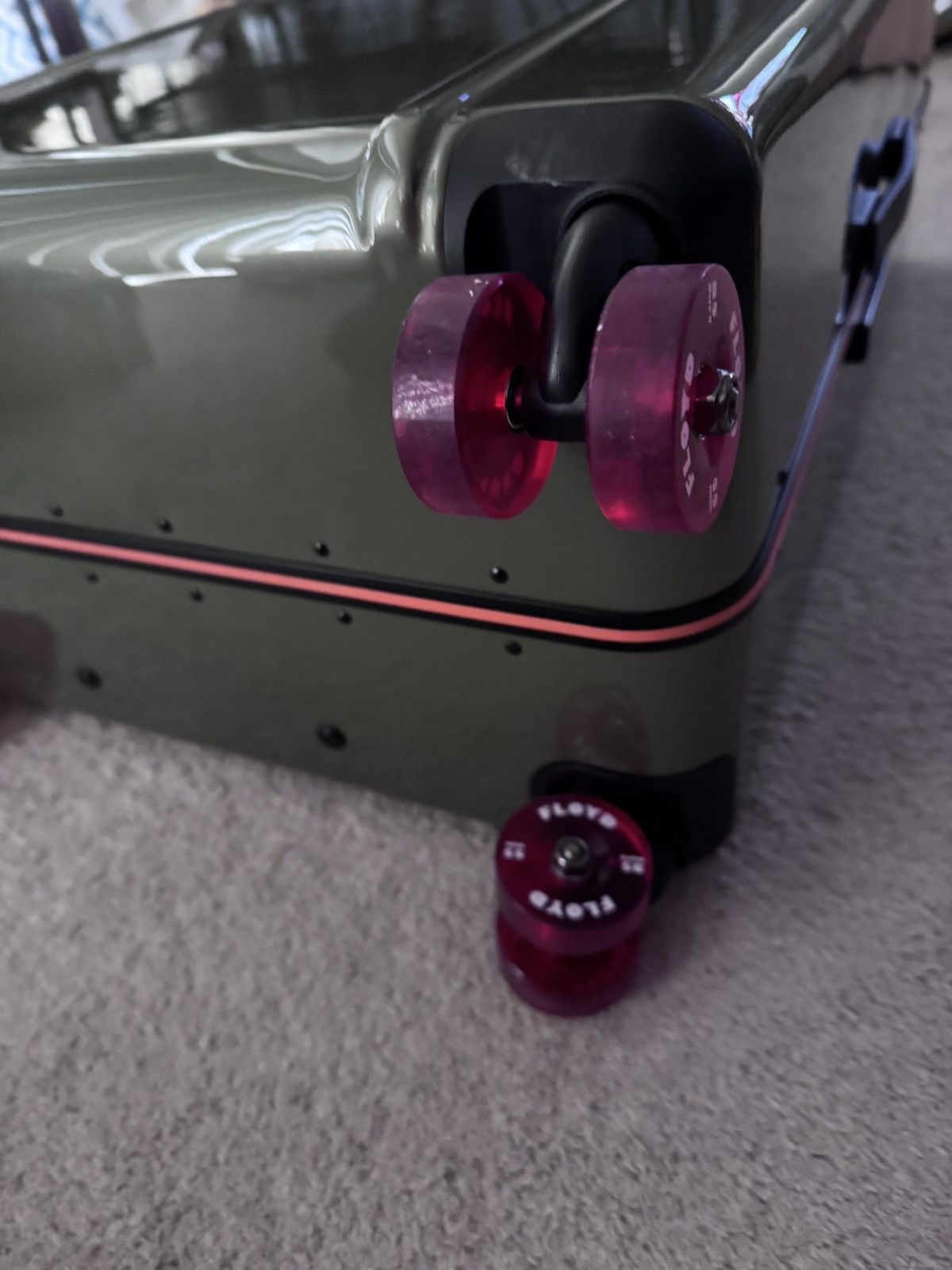 Other Floyd Check In Luggage Green Size ONE SIZE - 4 Thumbnail