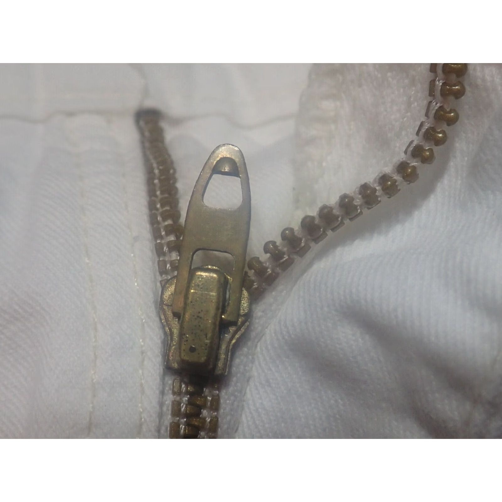 Denime Vintage DEE CEE Women's 1970s White Pleated Front Denim Cargo Jeans 32x25 Size 32" / US 10 / IT 46 - 7 Thumbnail