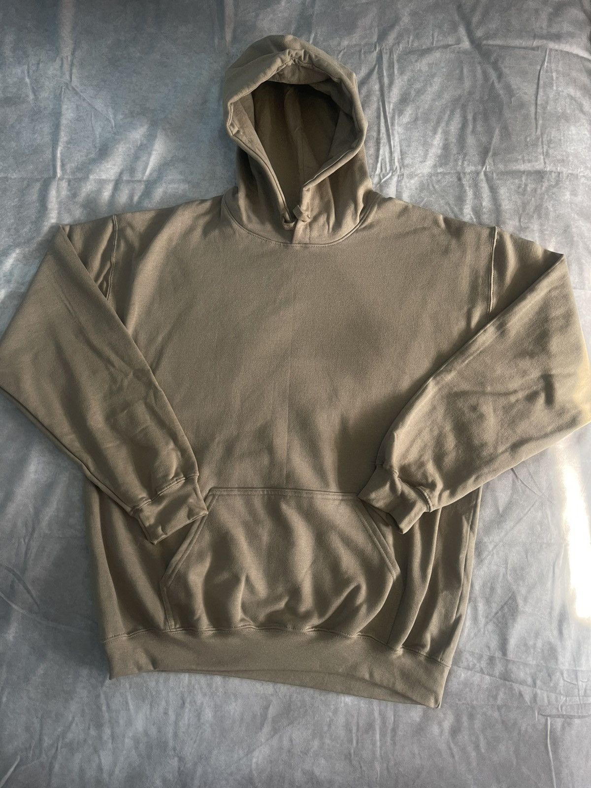 Gildan Minimal Essential Hoodie – Neutral Sand Size US M / EU 48-50 / 2 - 5 Thumbnail