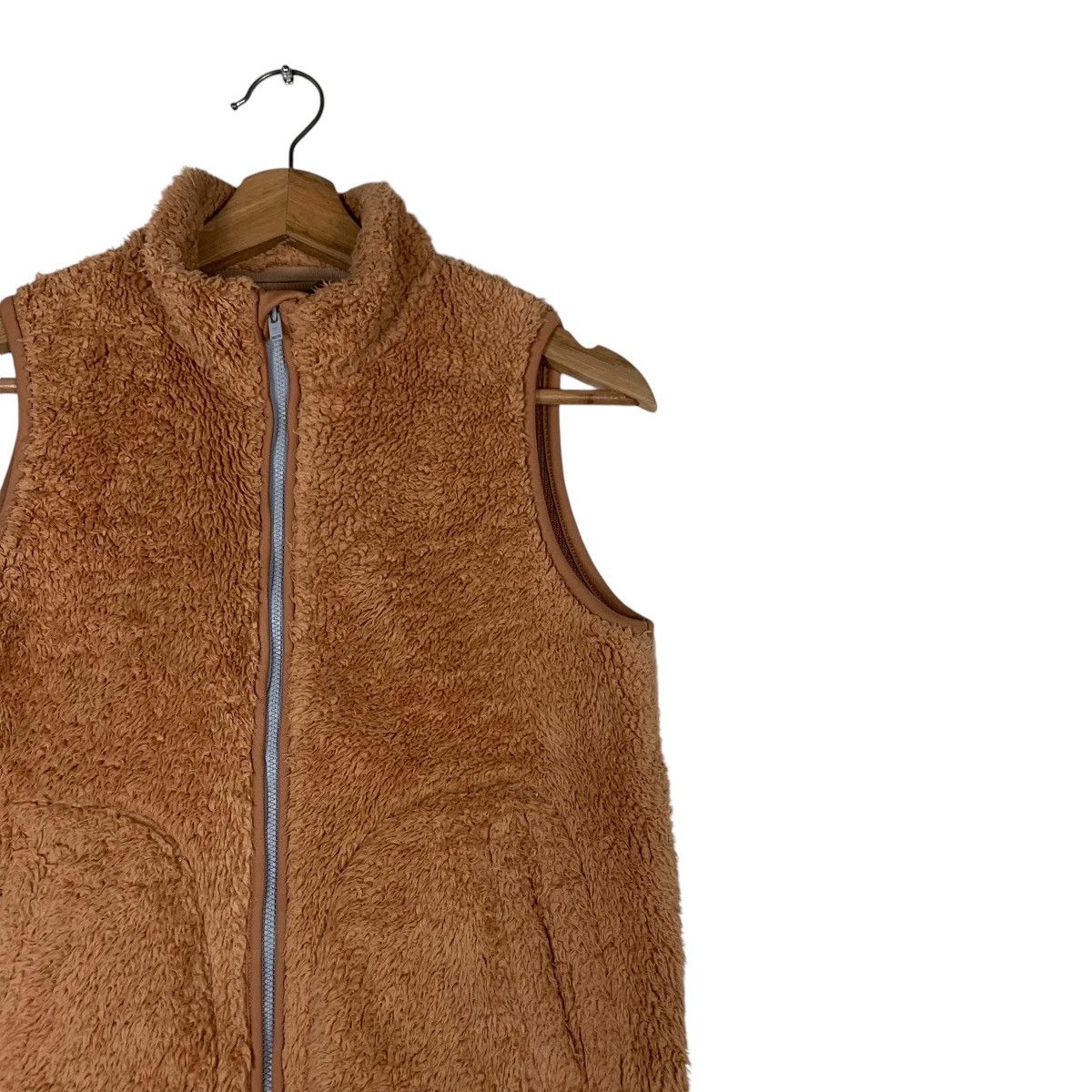 Undercover × Uniqlo Uniqlo X Undercover Youth Deep Pile Fleece Vest #1425-C64 Size US XXS / EU 40 - 5 Thumbnail