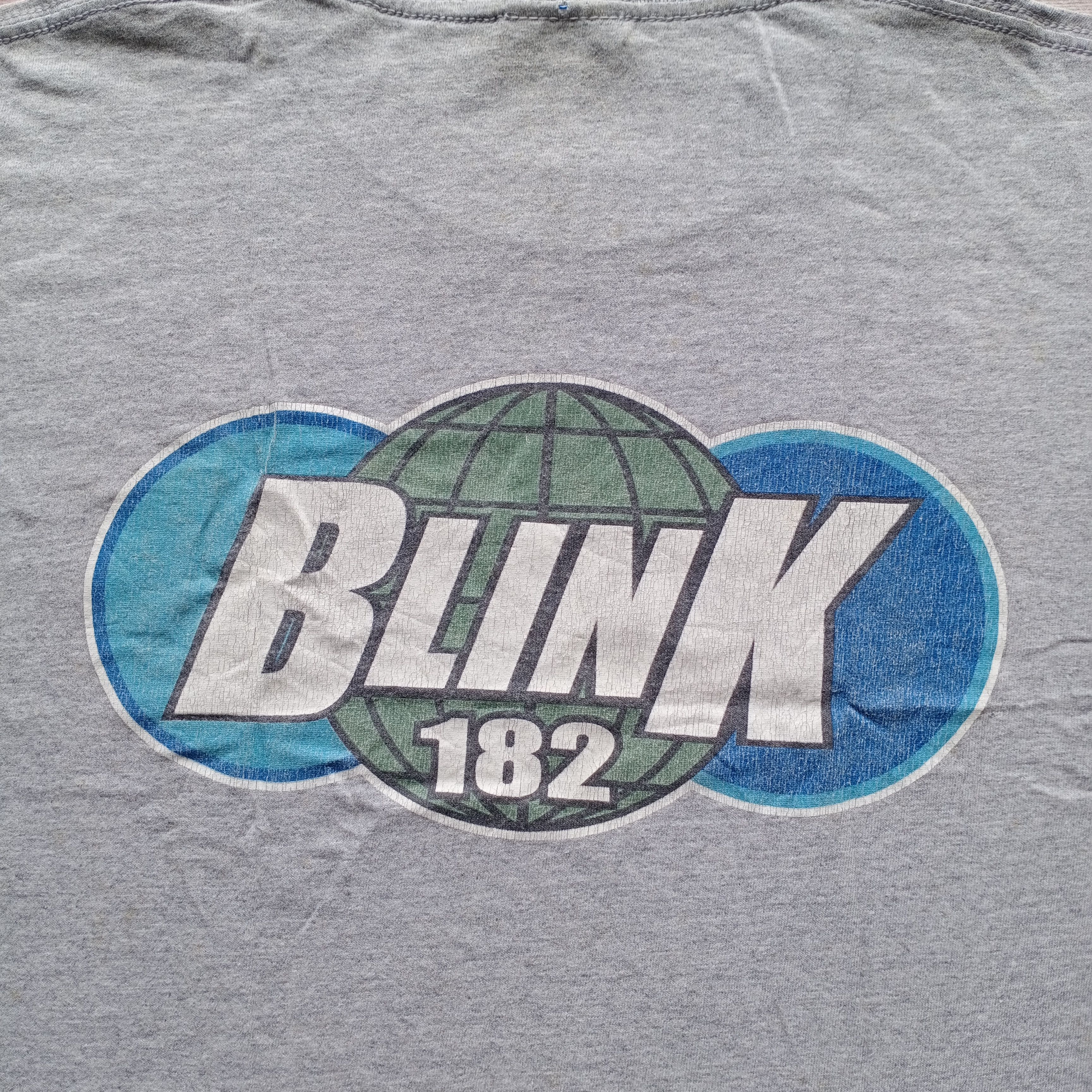 Band Tees Vintage Y2K Blink 182 World Tour 2000 gildan cotton blend Size US L / EU 52-54 / 3 - 7 Thumbnail