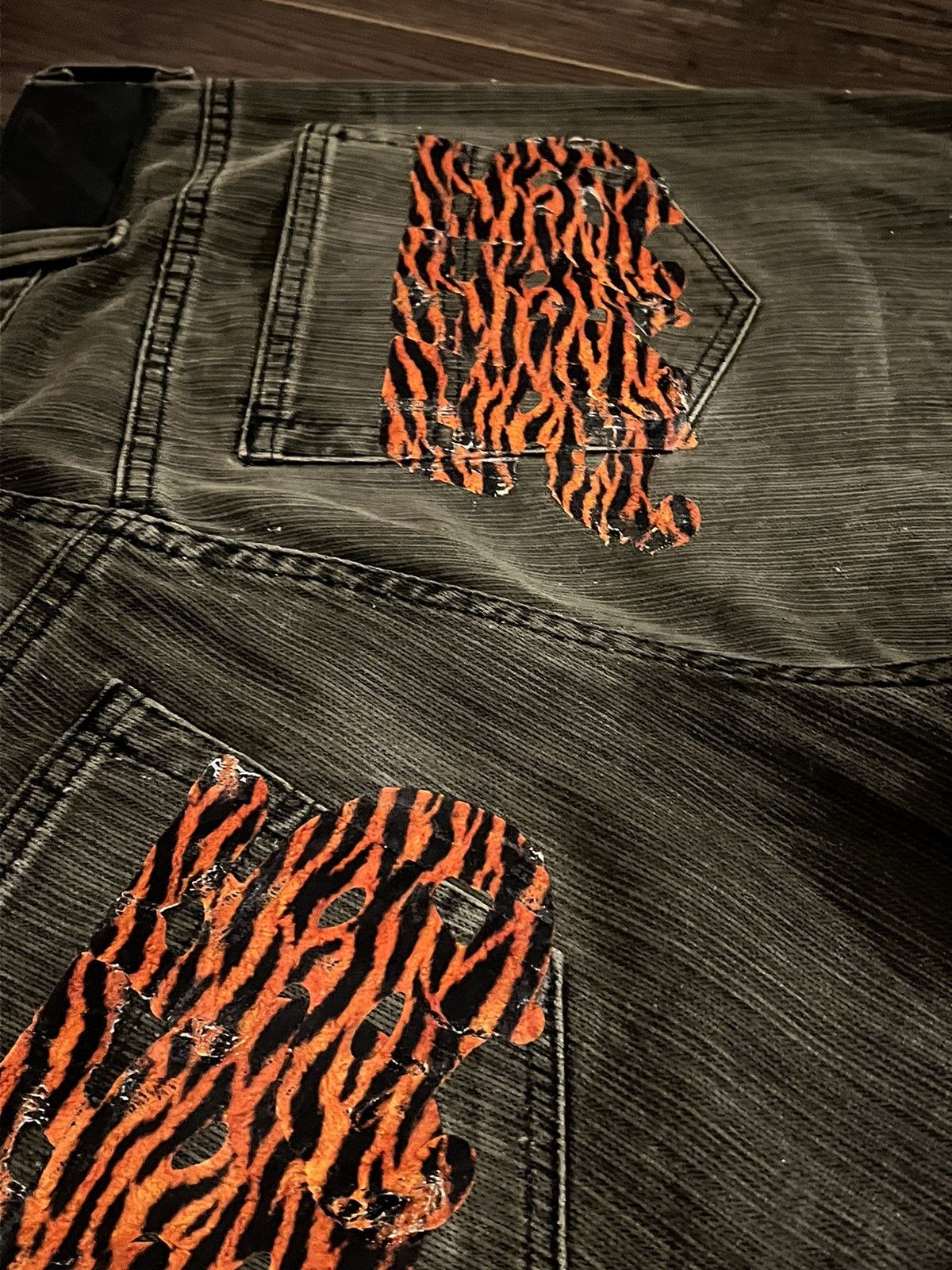 Other Two Seven University 555 Tiger Stripe Black Jean Shorts 🐅🐯 Size US 36 / EU 52 - 3 Thumbnail