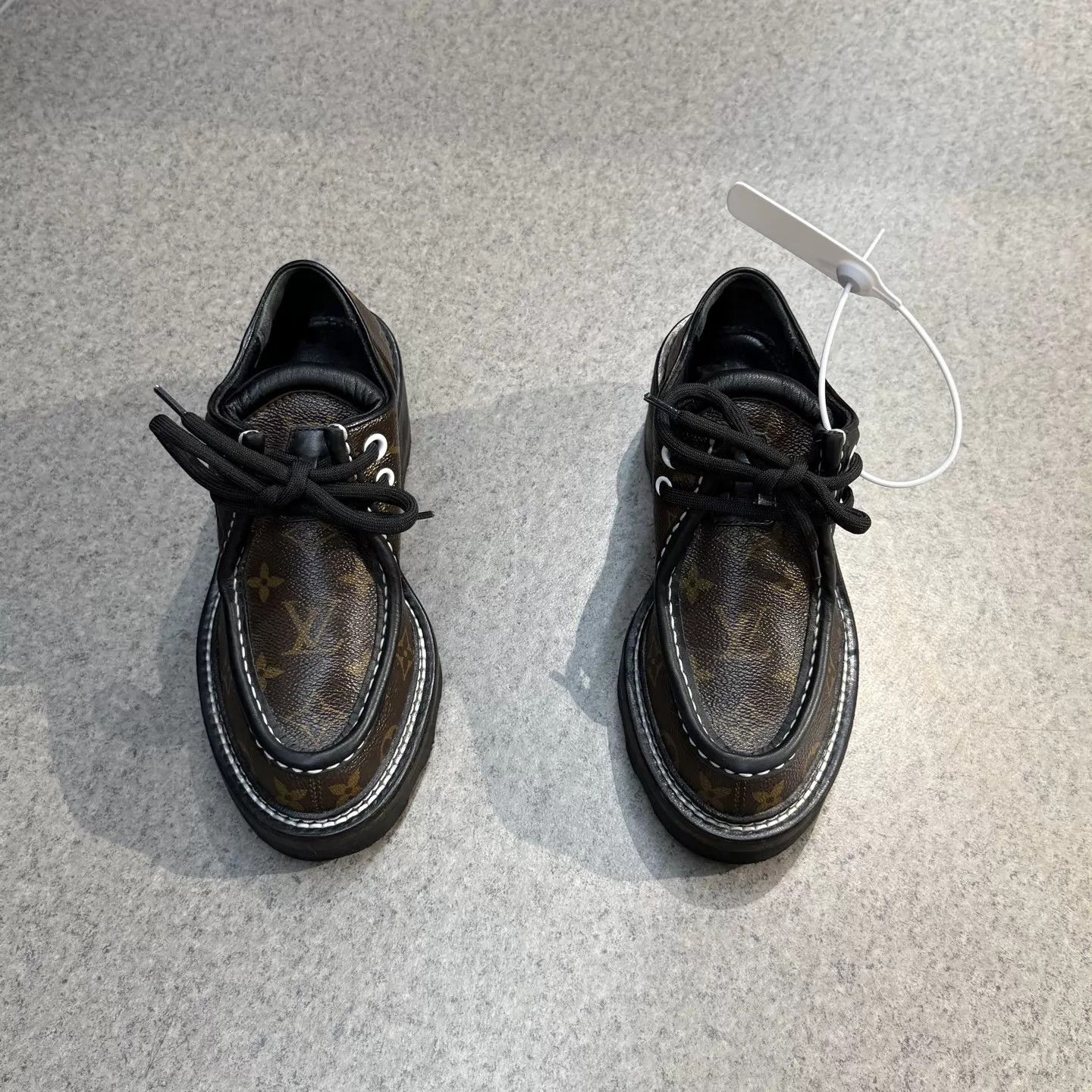 Louis Vuitton LV Beaubourg Monogram all over platform loafer 35.5 like new Size US 5 / IT 35 - 5 Thumbnail