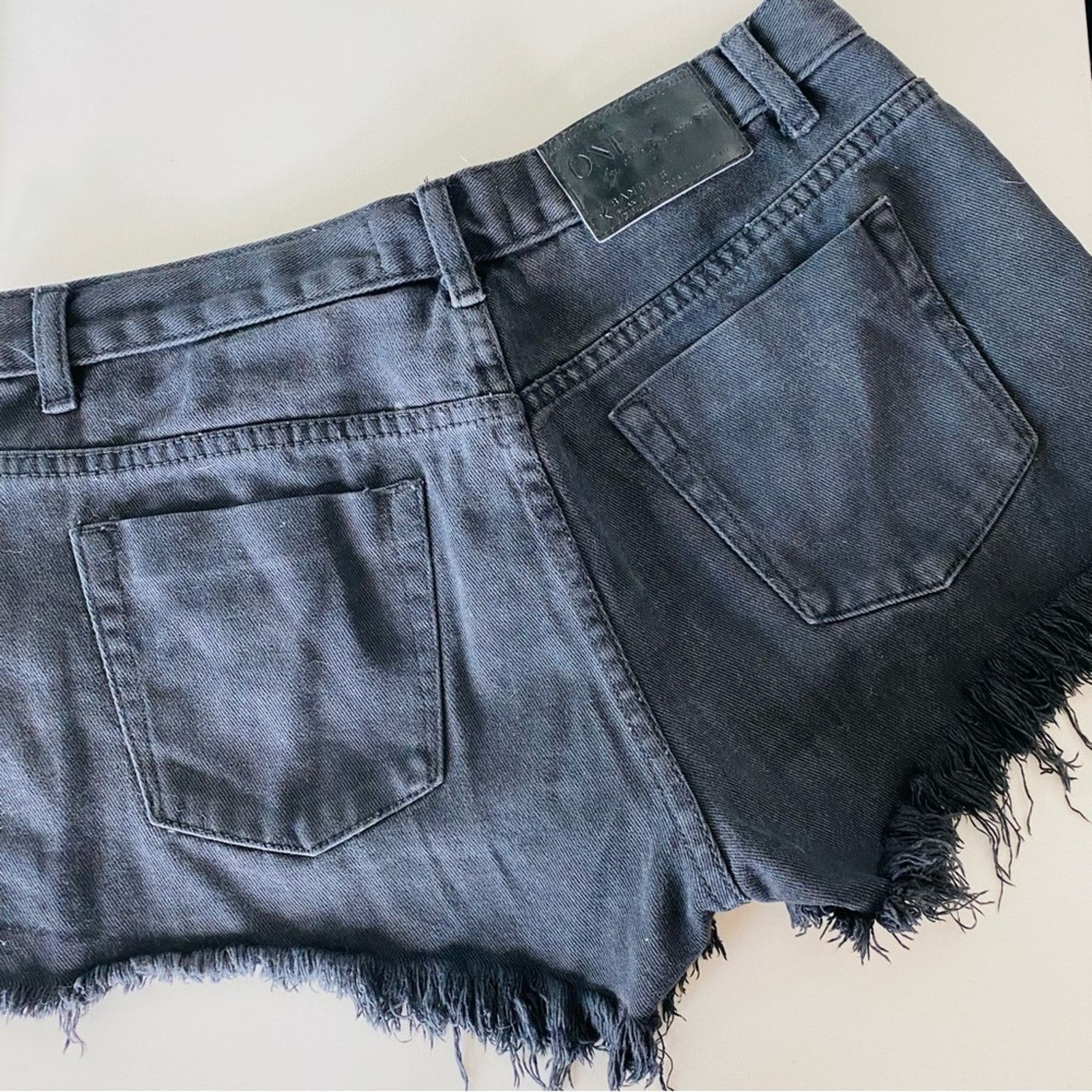 One Teaspoon ONE TEASPOON Mid Rise Bandits Black Wash Denim Cutoffs Short Size 27" / US 4 / IT 40 - 4 Thumbnail