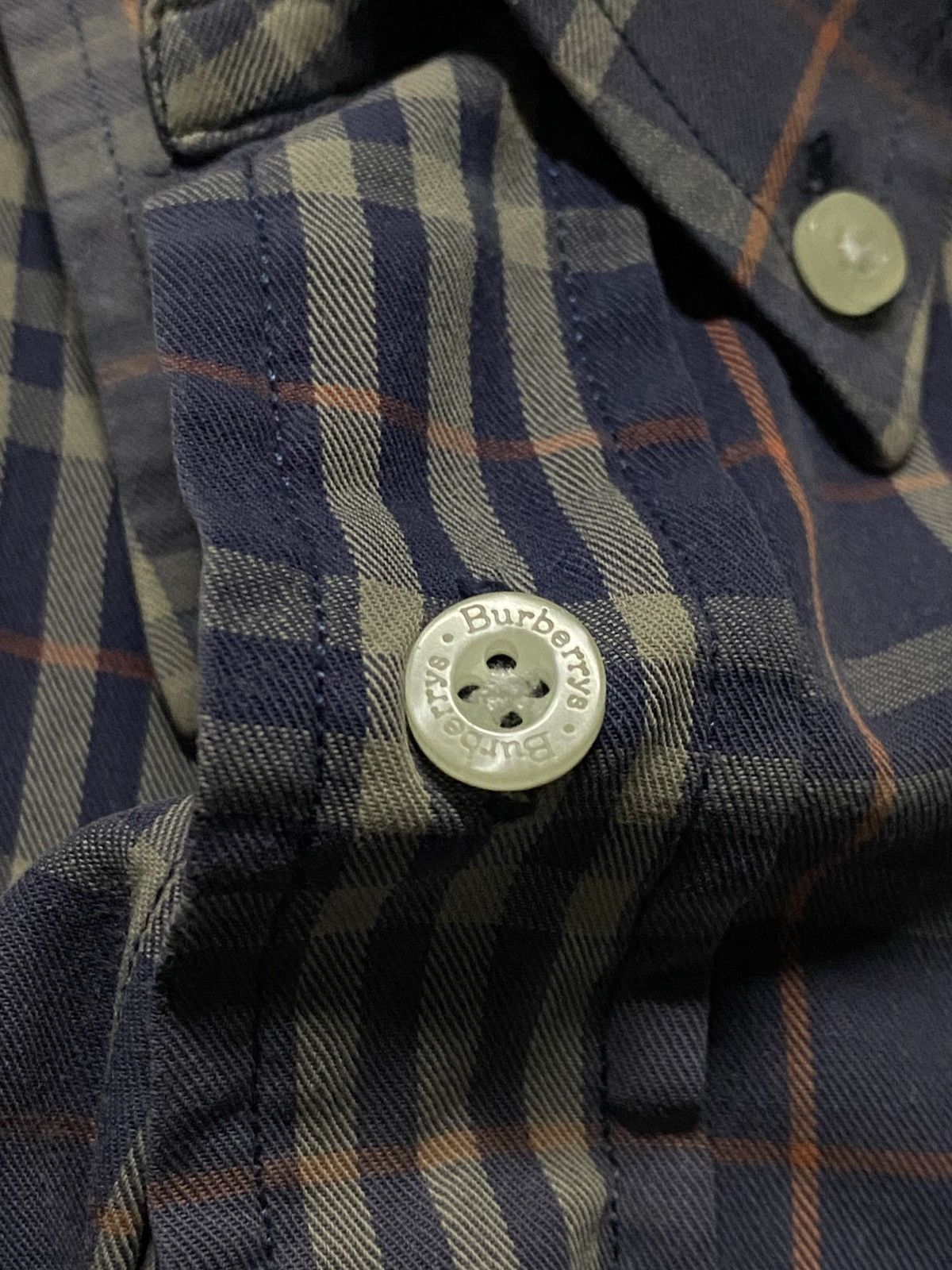 Burberry Vintage Burberry London Nova Check Sunfaded Button Down Size US M / EU 48-50 / 2 - 6 Thumbnail
