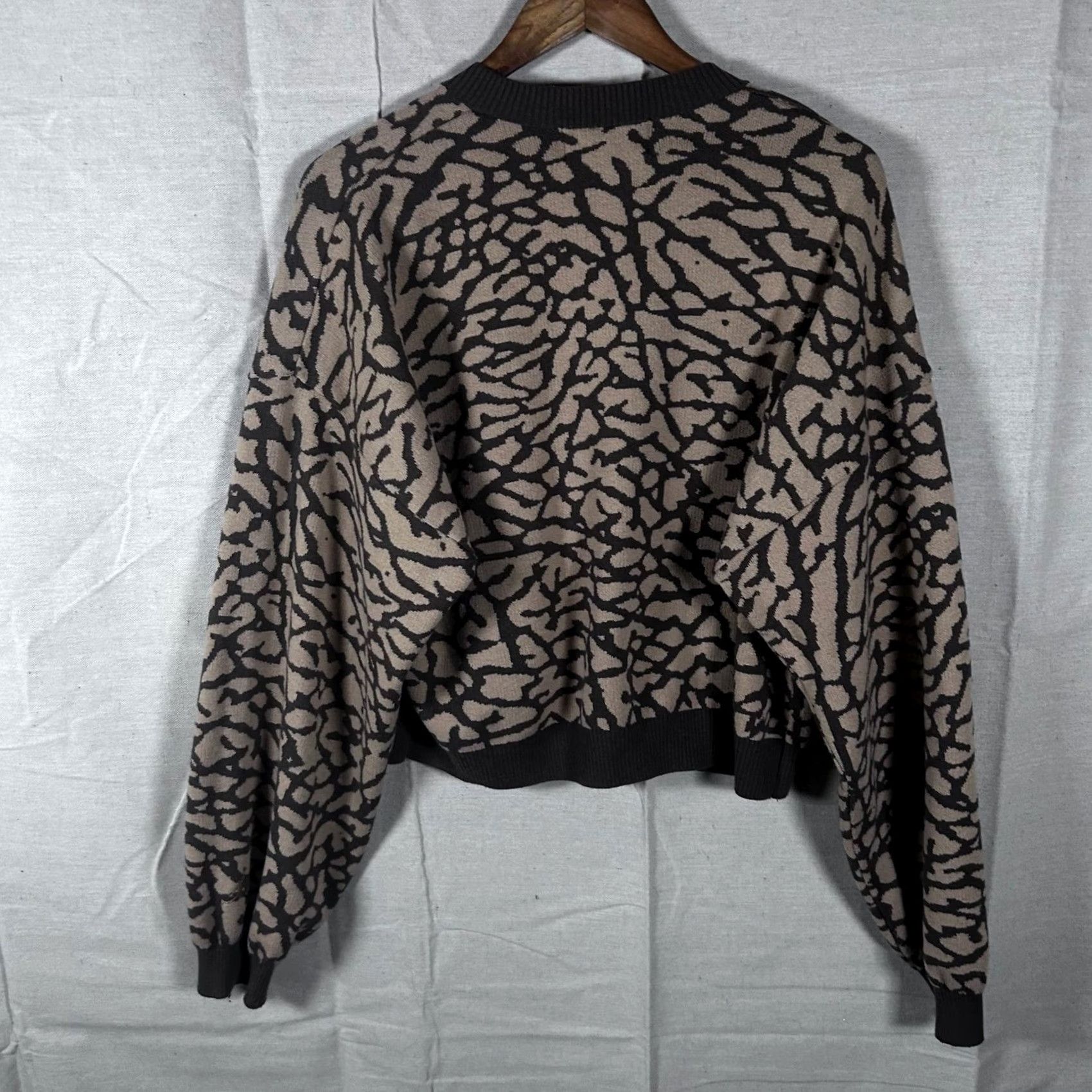 Jordan Brand Jordan Brand Women Cardigan Sweater Brown Elephant Print Loose Fit M Long Sleeve Round Neck Size M / US 6-8 / IT 42-44 - 3 Thumbnail