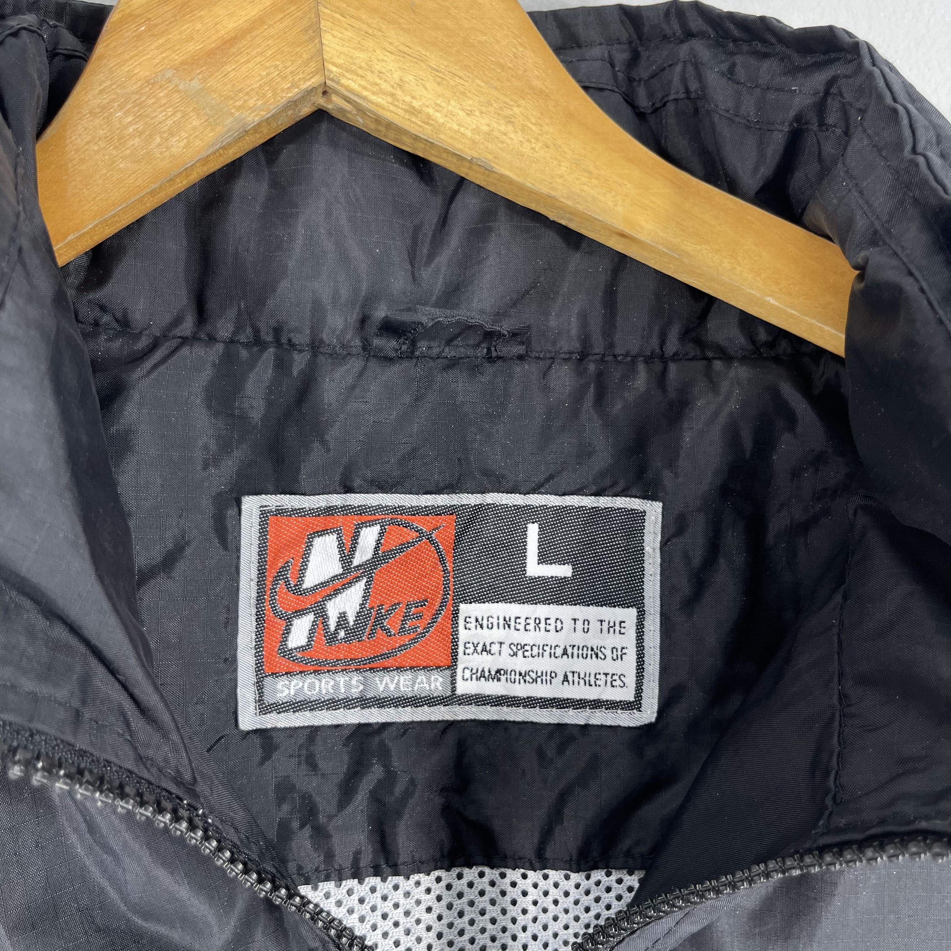 Nike Vintage 1990s NIKE Big Swoosh Usa Windbreaker Jacket Size US L / EU 52-54 / 3 - 9 Thumbnail