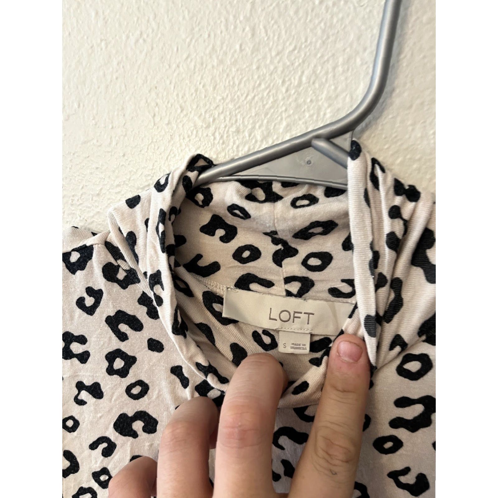 Loft VINTAGE Loft Womens Sweater Pullover Leopard Cheetah Animal Print Size Small Mock Neck Size S / US 4 / IT 40 - 2 Thumbnail