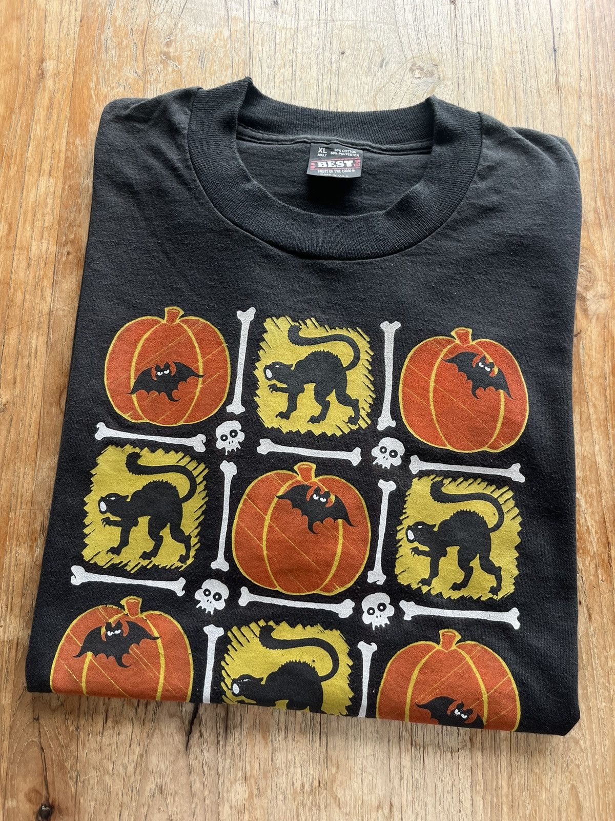 Vintage Vintage Happy Halloween Bat Cat Pumpkin skull Tshirt Size US XL / EU 56 / 4 - 1 Thumbnail