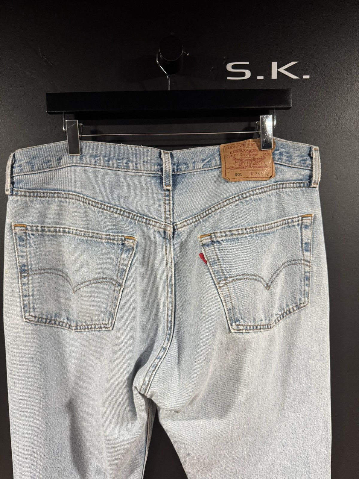 Levi's Vintage Clothing 1990s Vintage Levi’s Faded Distressed Knee Blow Out Jeans 38 Size US 38 / EU 54 - 7 Thumbnail