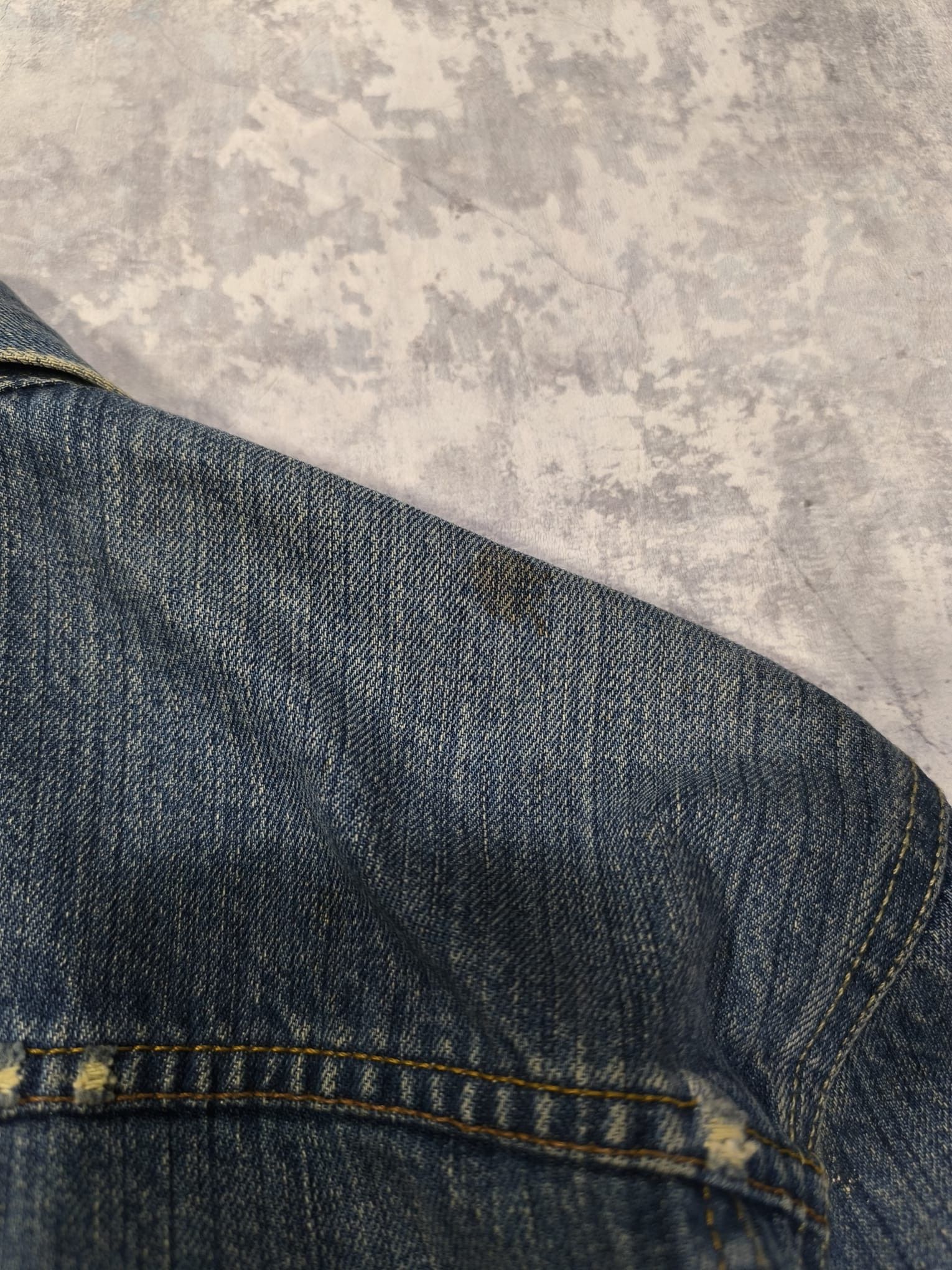 Levi's Vintage Clothing vintage distressed levis denim trucker jacket Size US L / EU 52-54 / 3 - 6 Thumbnail