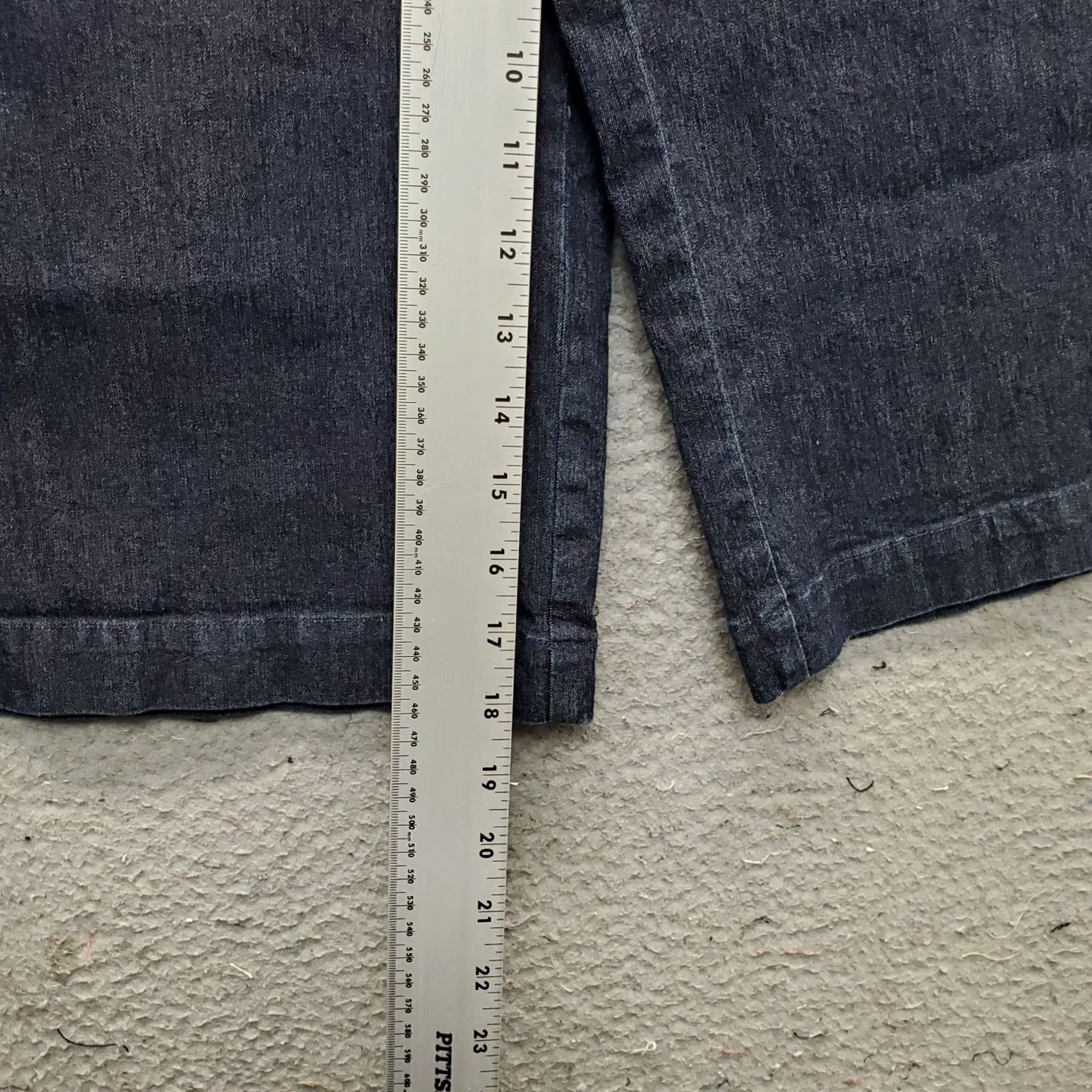Vintage Josephine Chaus Womens Capri Jeans 10 Blue Denim High Rise Wide Leg Vintage? No? Regular Fit Size 10 Jeans Women Blue Denim Capri Style Jeans Size 32" / US 10 / IT 46 - 4 Thumbnail