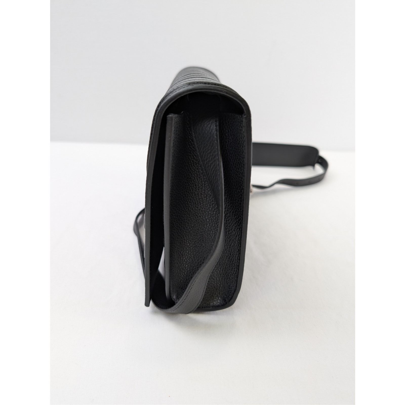 Balenciaga o1rshd1 Size: OS / Men's Bag in Black Size ONE SIZE - 6 Thumbnail