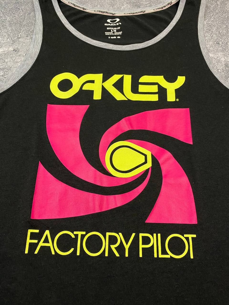 Oakley × Vintage Vintage 00s Oakley Tank Top Size US M / EU 48-50 / 2 - 5 Thumbnail