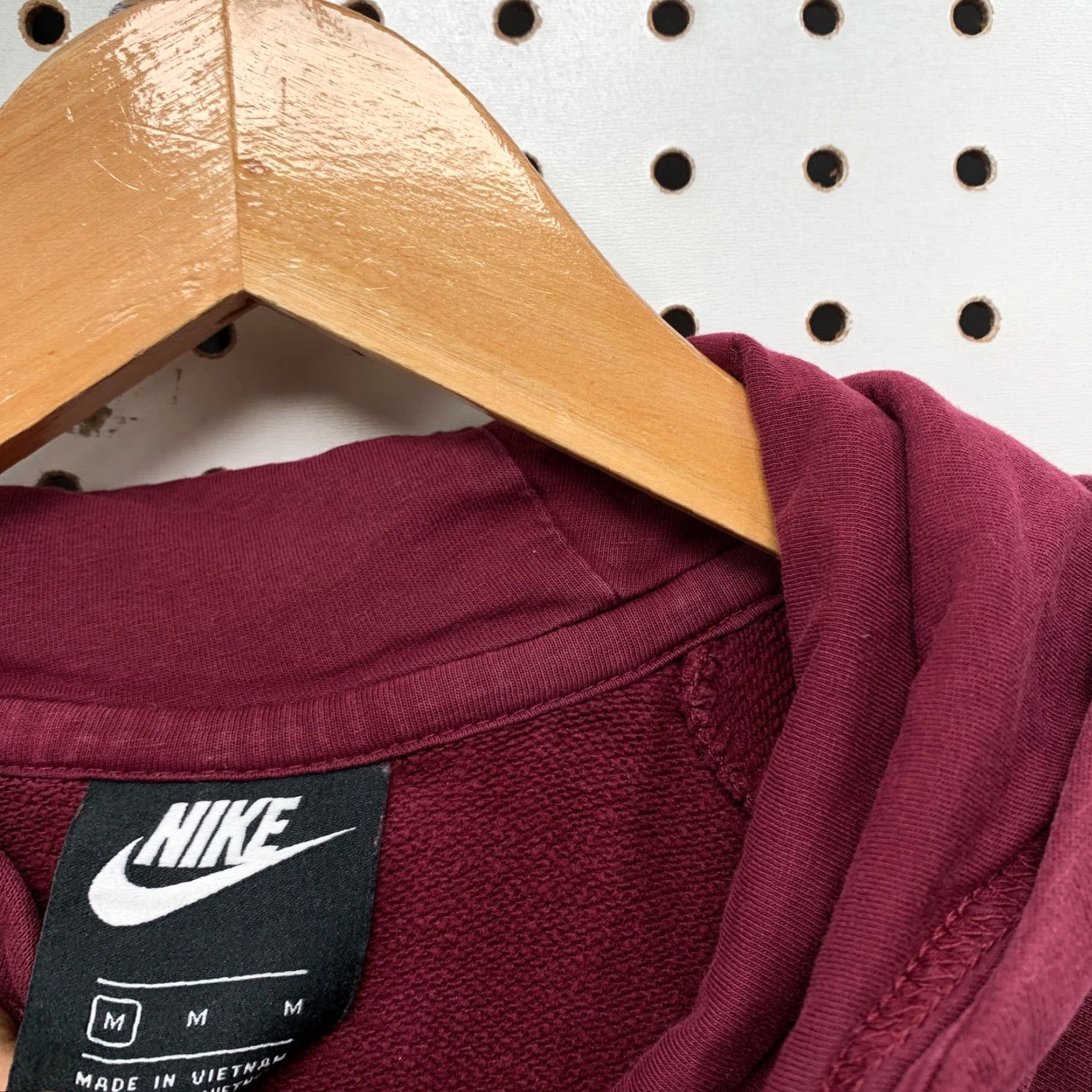 Nike Nike Women's Hoodie Adult Medium Burgundy Cowl Neck Embroidered Swoosh Size M / US 6-8 / IT 42-44 - 7 Thumbnail