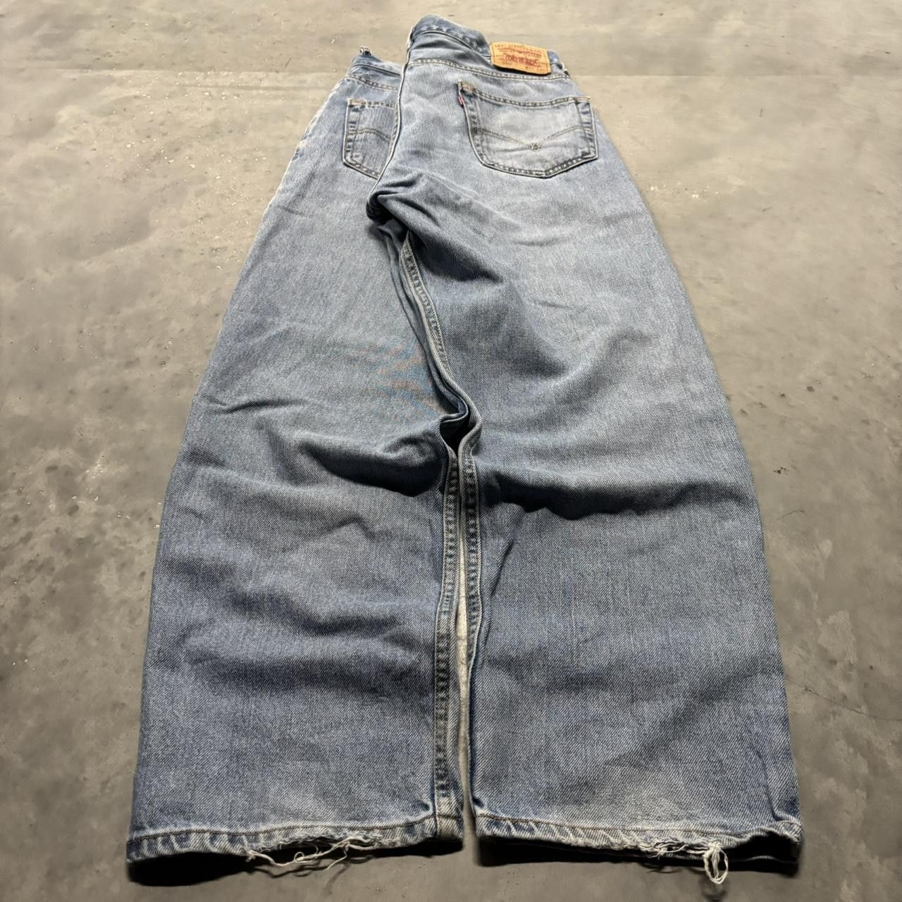 Levi's × Vintage Crazy Vintage Y2K/2000s Baggy Levi’s Light Wash Skater Denim Jeans! Size US 36 / EU 52 - 4 Thumbnail