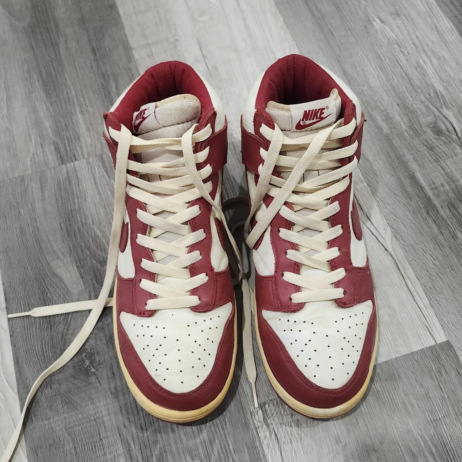 Nike Vintage 2008 Dunk High St John Red Mens 9 / 318544-161 RARE Size US 9 / EU 42 - 3 Thumbnail