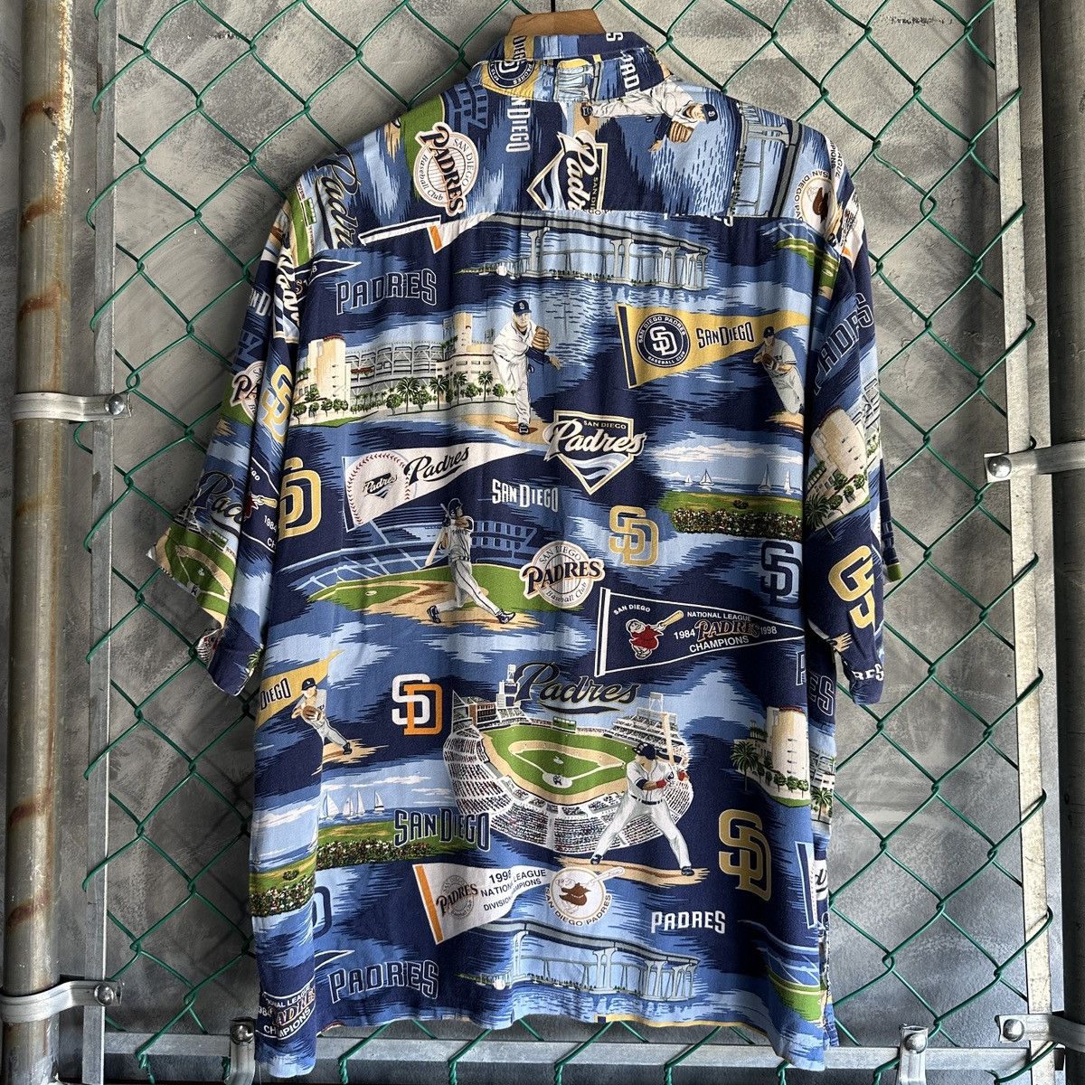 Reyn Spooner Reyn Sports San Diego Padres Mens Large MLB Baseball Size US L / EU 52-54 / 3 - 9 Thumbnail