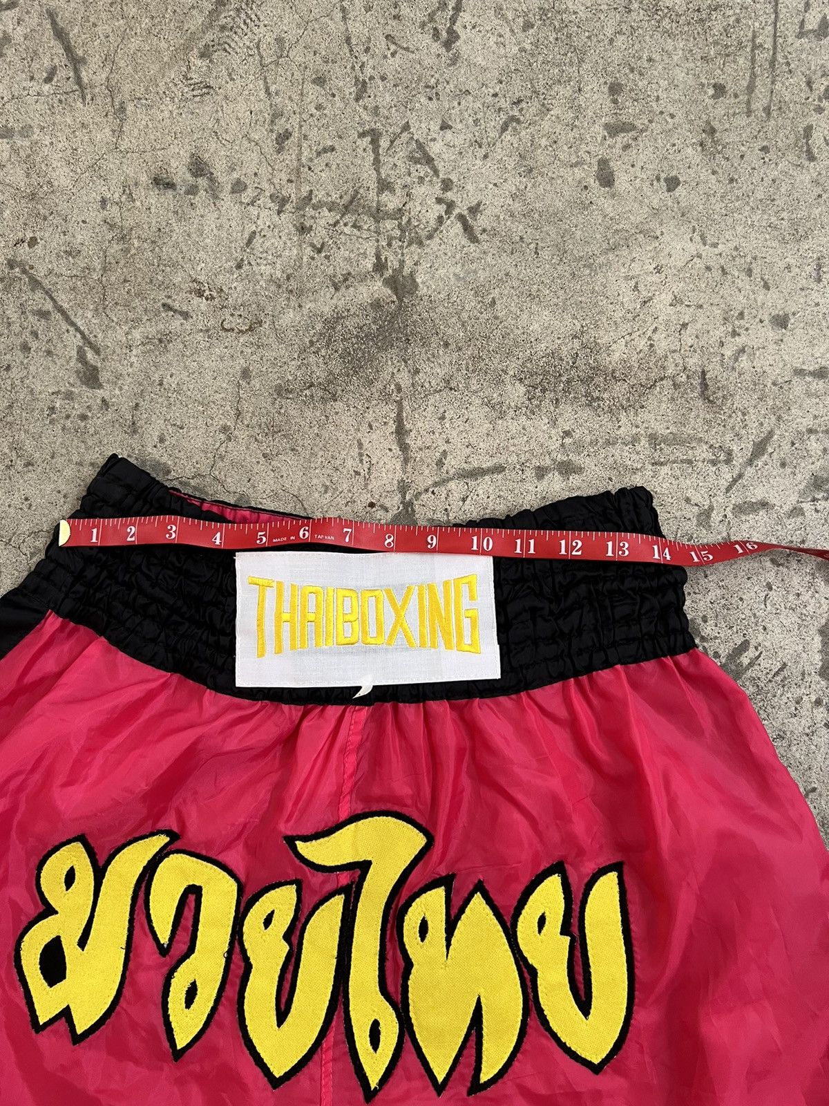 Vintage Vintage rare red Thaiboxing Shorts sizes 28”-36” Size US 32 / EU 48 - 6 Thumbnail